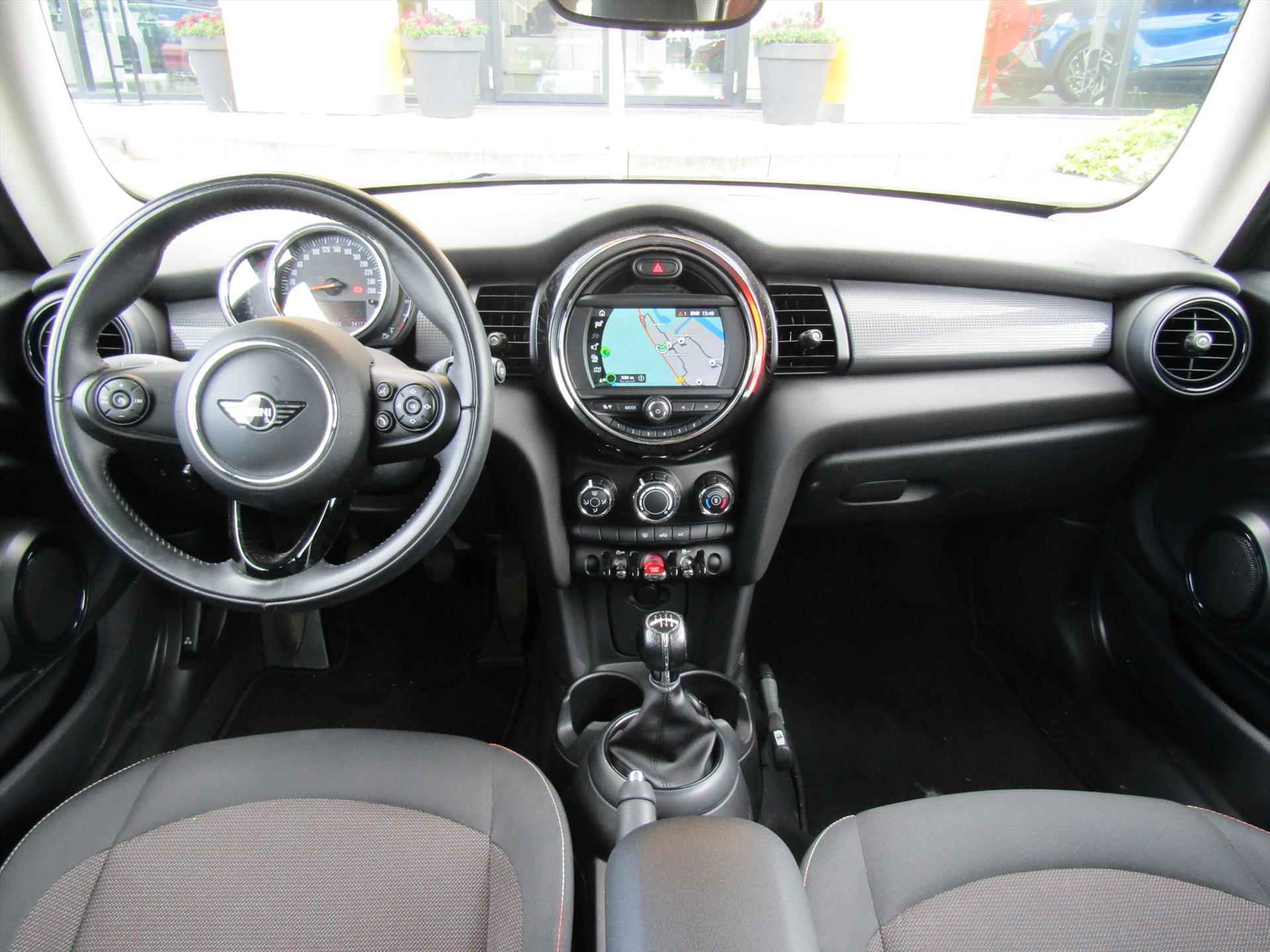 MINI Cooper 1.5 136pk Cooper / Navigatie / Cruise-Control / 18'' Lmv / Nederlandse Auto - 7/30