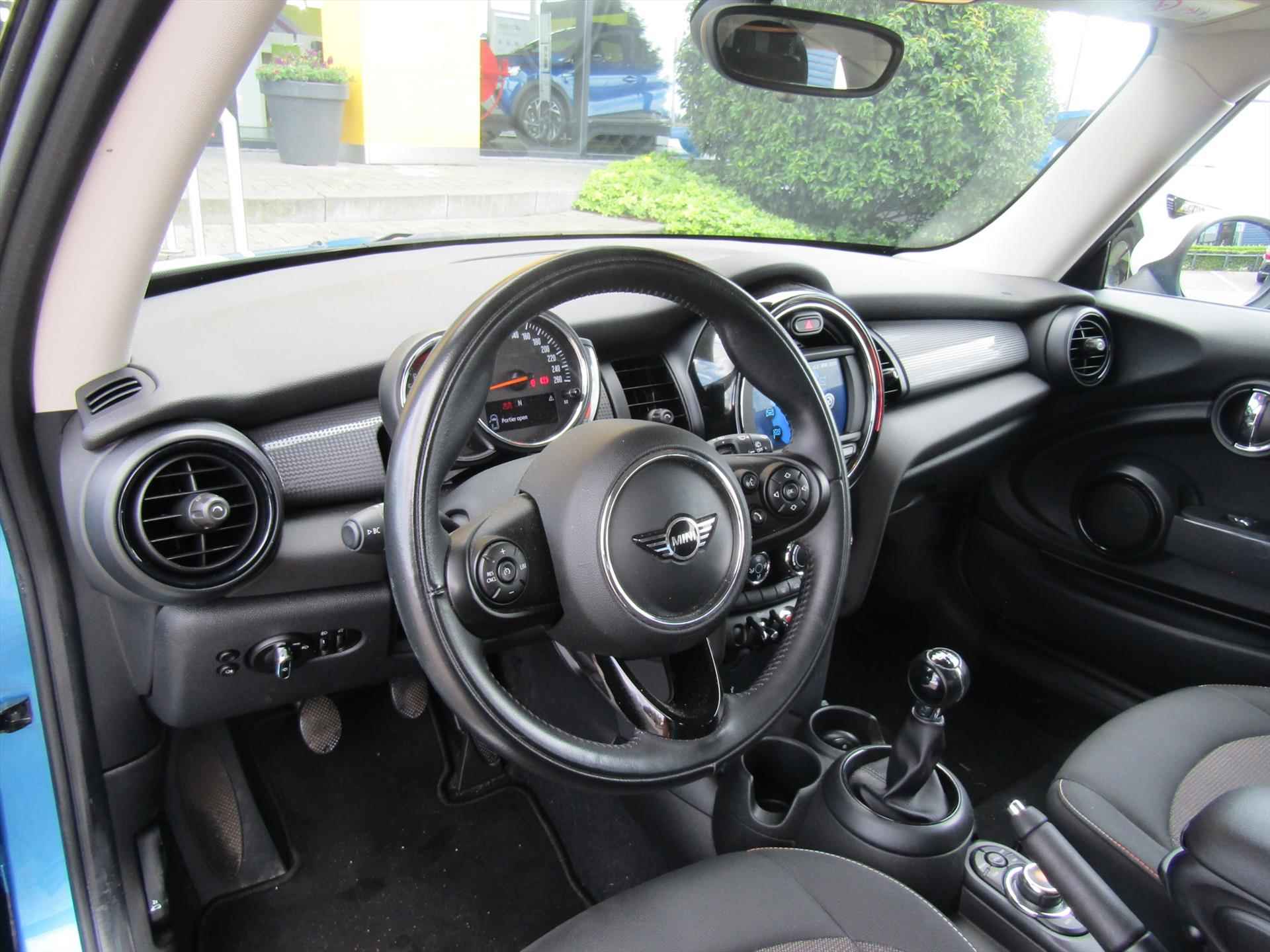 MINI Cooper 1.5 136pk Cooper / Navigatie / Cruise-Control / 18'' Lmv / Nederlandse Auto - 16/30