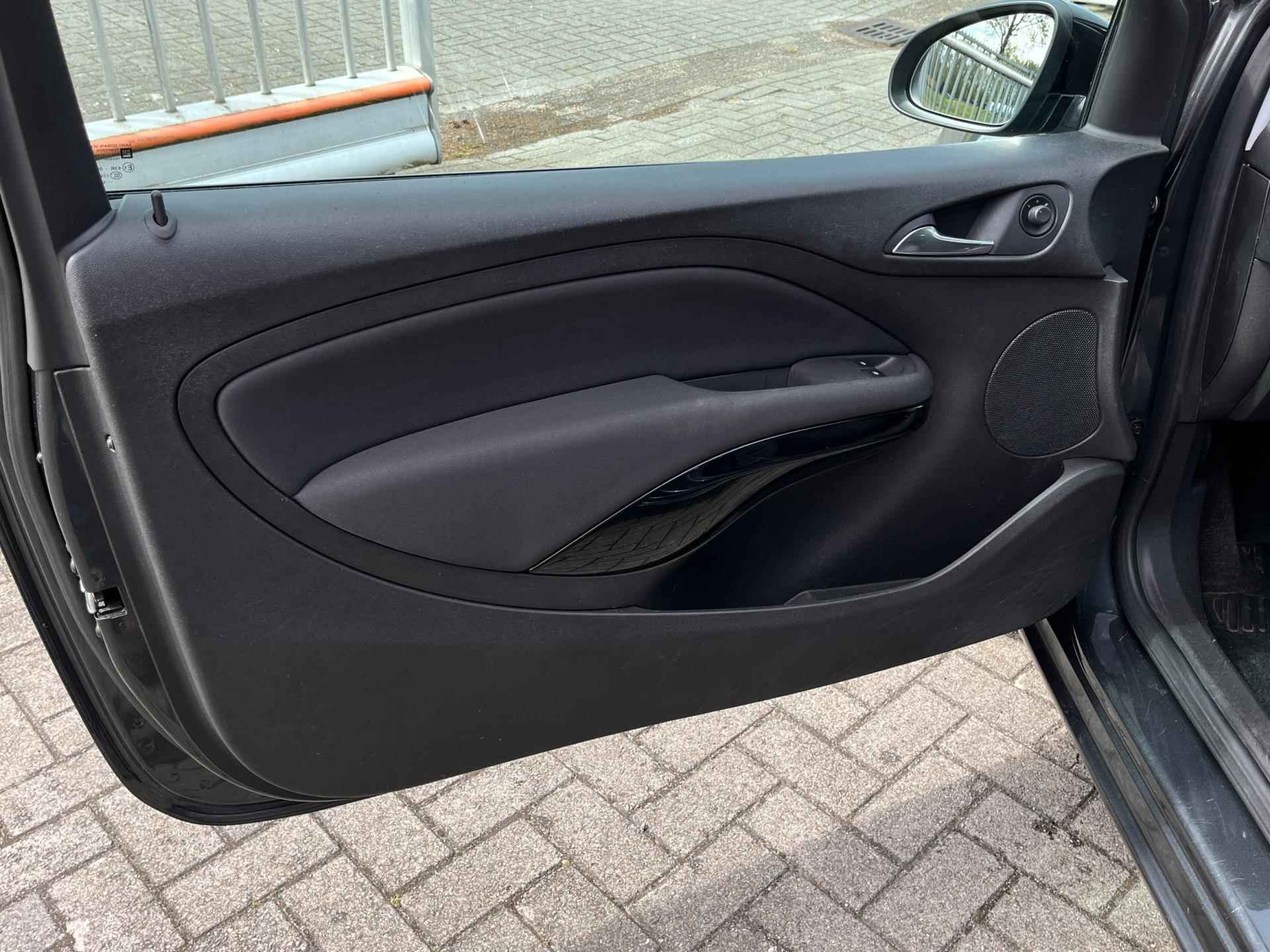 Opel ADAM 1.4 Glam PDC / STUUR & STOELVERWARMING / CLIMATE CONTROL / CRUISE / TELEFOONVOORBEREIDING - 6/32