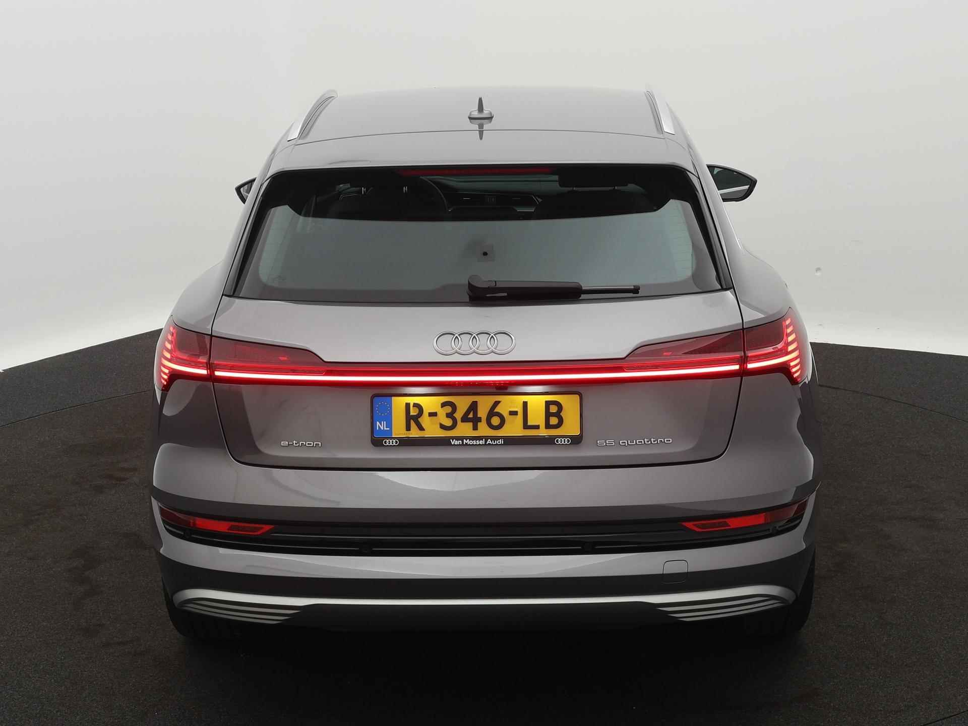 Audi e-tron 55 quattro Advanced edition Plus 95 kWh 408 PK | Automaat | Navigatie | Camera | Adaptive Cruise Control | Climate Control | Stoelverwarming | Parkeersensoren | Virtual Cockpit | Adaptive air suspension | LED | Lichtmetalen velgen | - 4/22