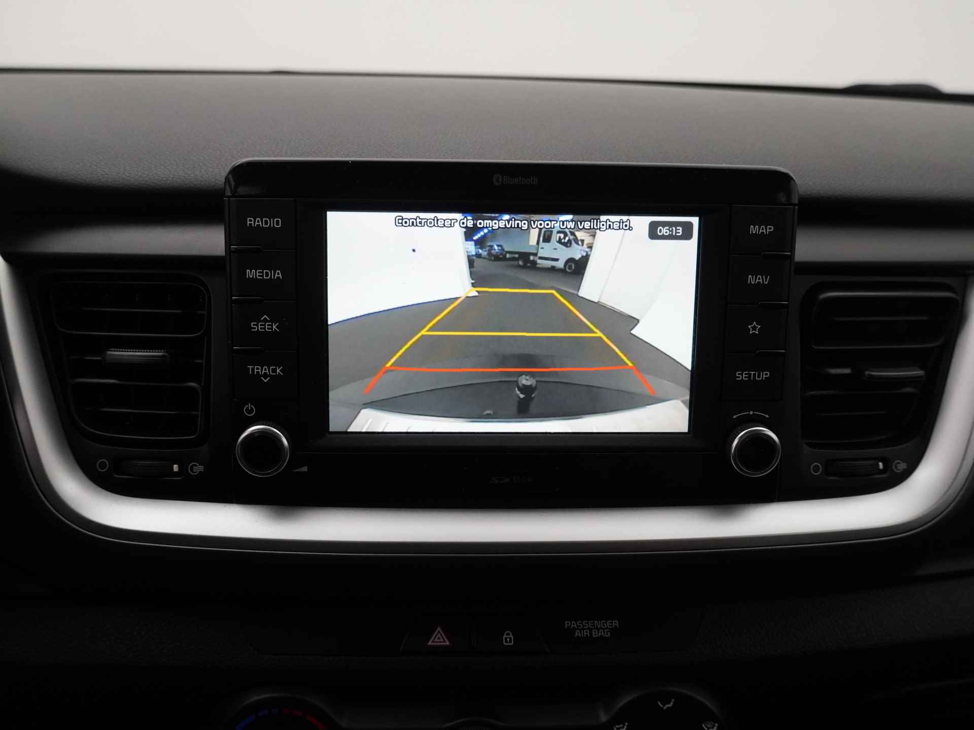 Kia Stonic 1.0 T-GDi DynamicLine - Airco - Apple/Android Carplay - Navigatie - Cruise Control - Fabrieksgarantie Tot 2025 - 28/44