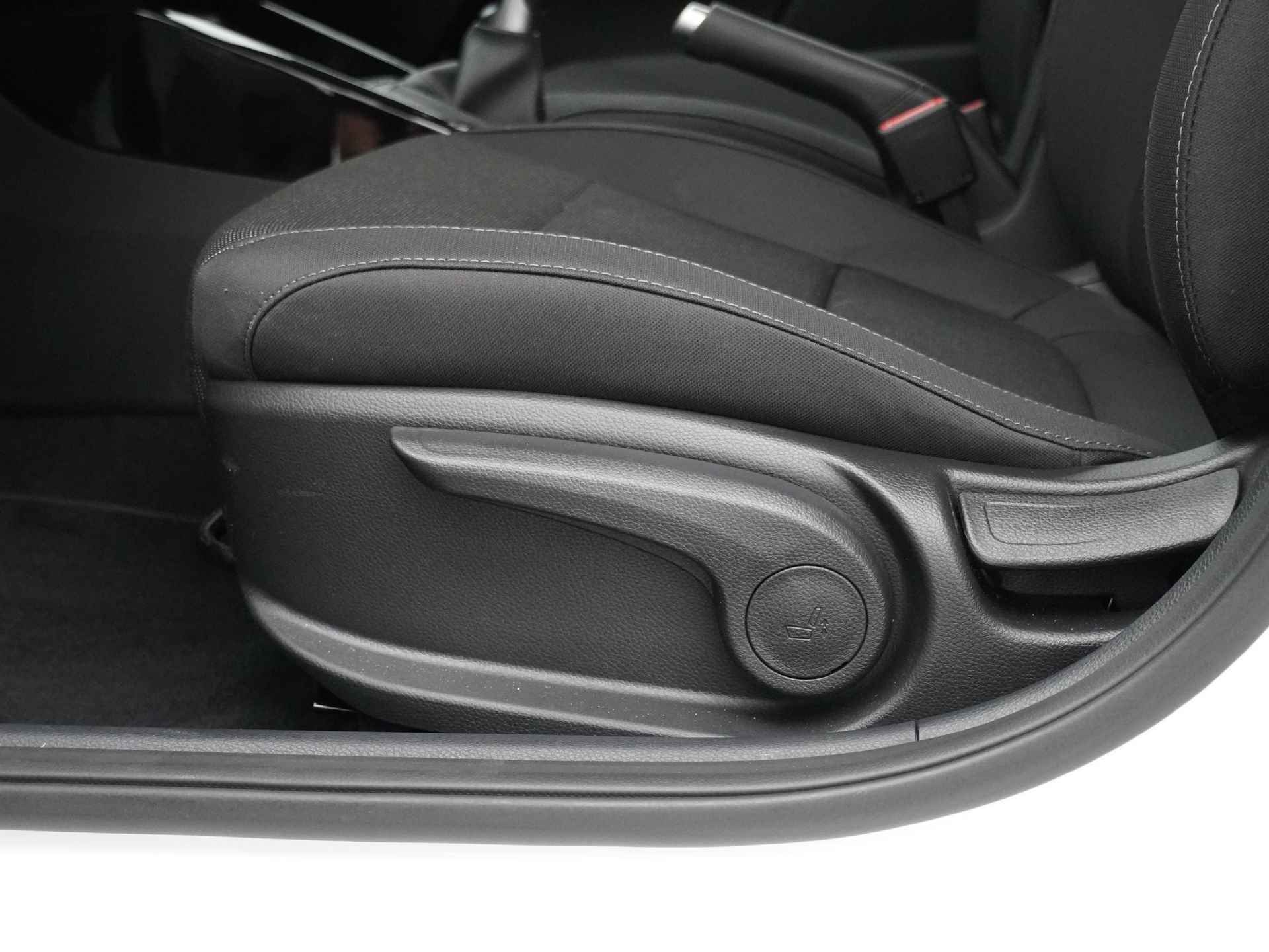 Kia Rio 1.0 T-GDi MHEV DynamicLine - Black Edition - Achteruitrijcamera - Apple CarPlay - Cruise Controle - Airco - Privacy Glass - LM-Velgen - Fabrieksgarantie tot 09-2030 - 21/53