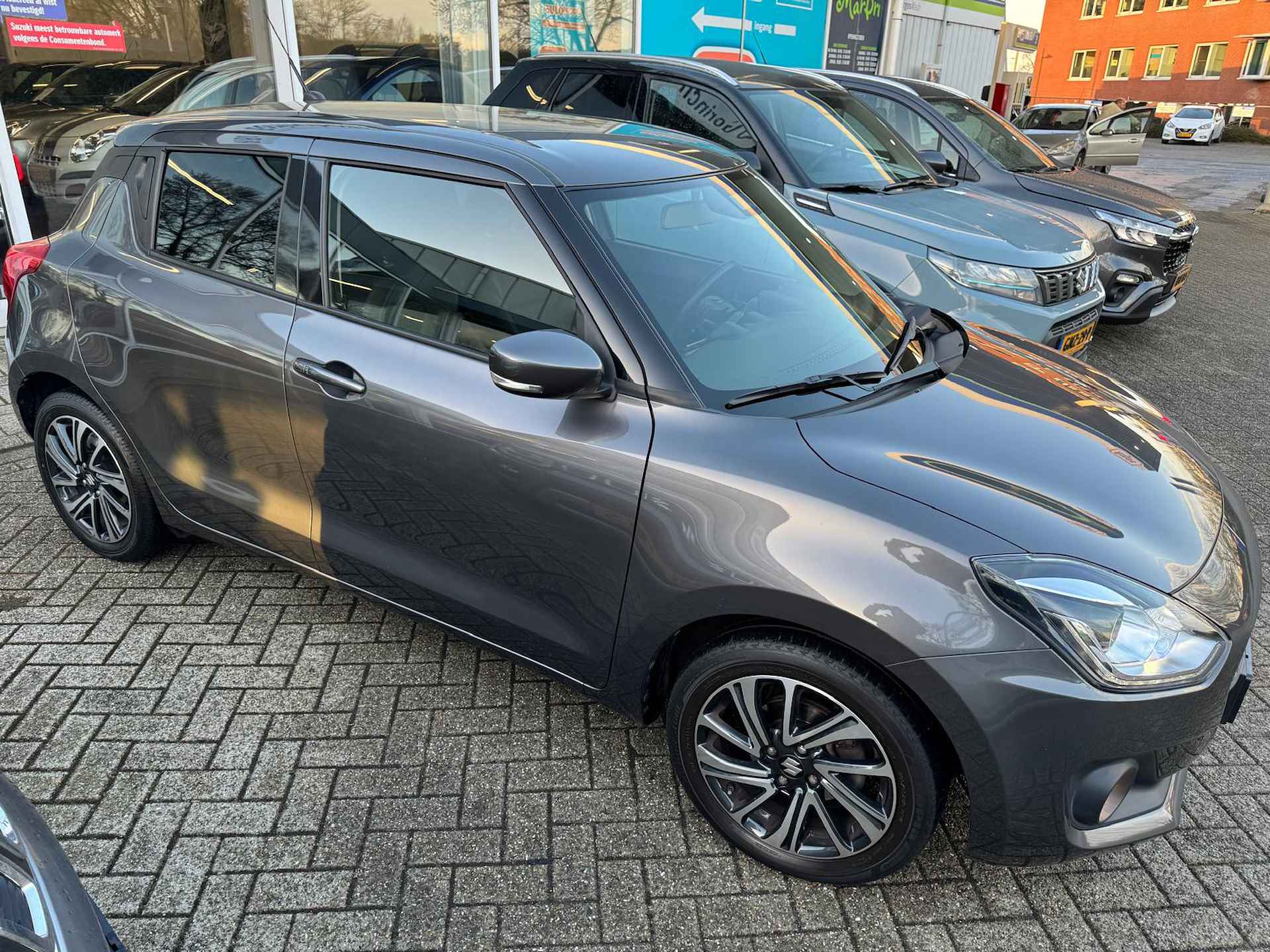 SUZUKI Swift 1.2 DualJet 83pk Smart Hybrid CVT Style - 9/25