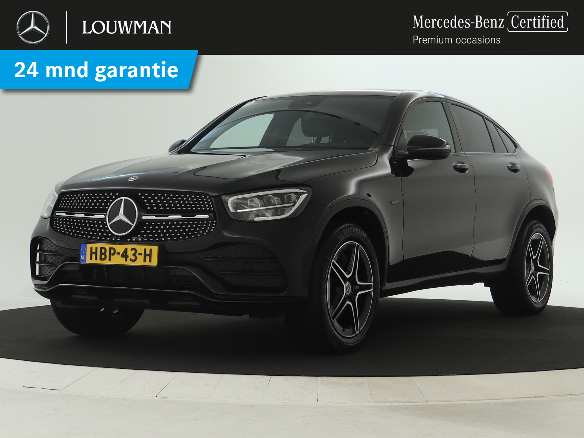 Mercedes-Benz GLC Coupé 300 e AMG Nightpack | Parkeerpakket met Camera | Sfeerverlichting | LED | Apple CarPlay | Inclusief 24 maanden MB Certified garantie voor Europa.