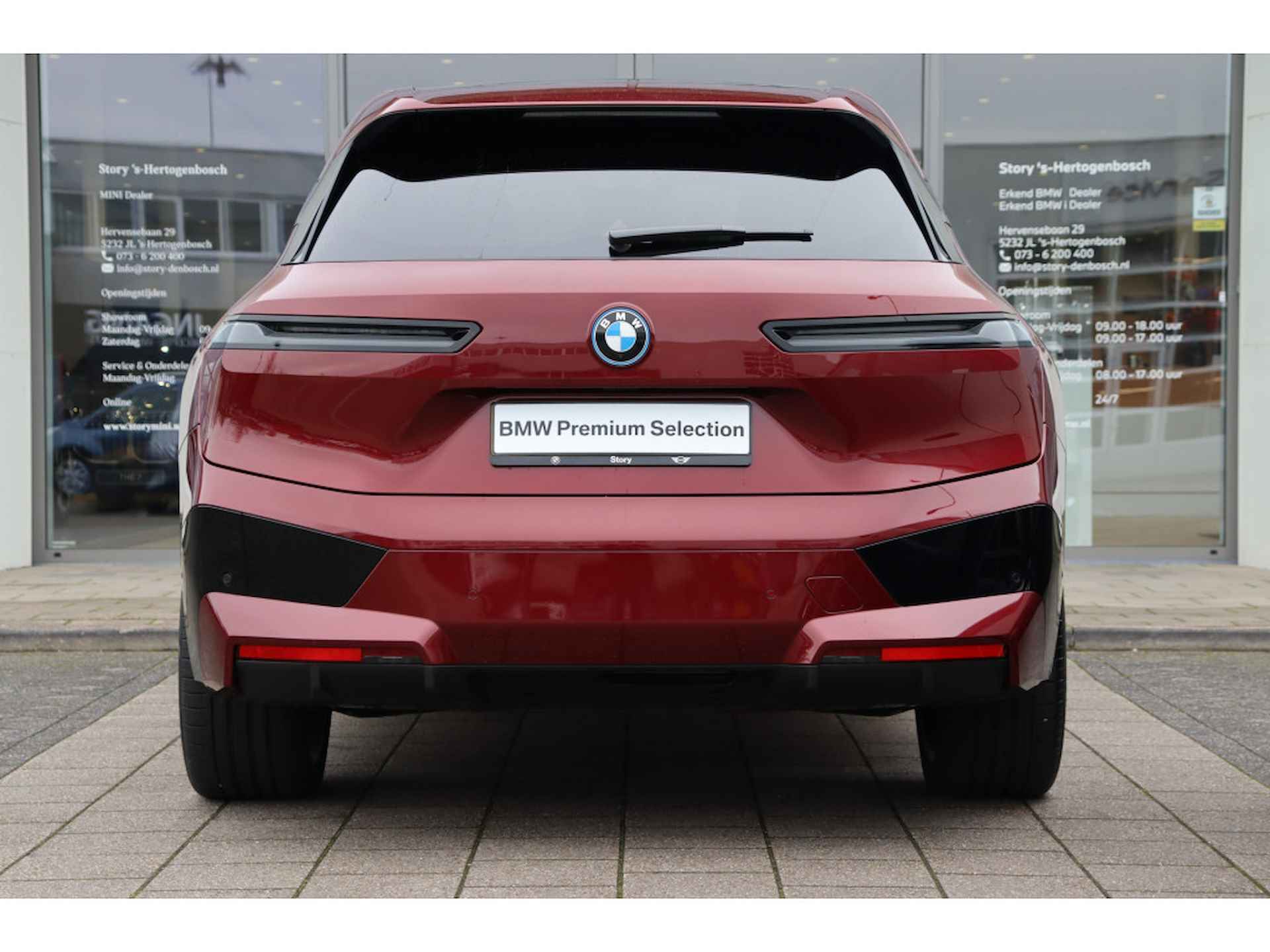 BMW iX xDrive50 High Executive Sport 112 kWh / Panoramadak Sky Lounge / Trekhaak / Parking Assistant Professional / Laserlight / Stoelventilatie / Soft-Close - 11/30