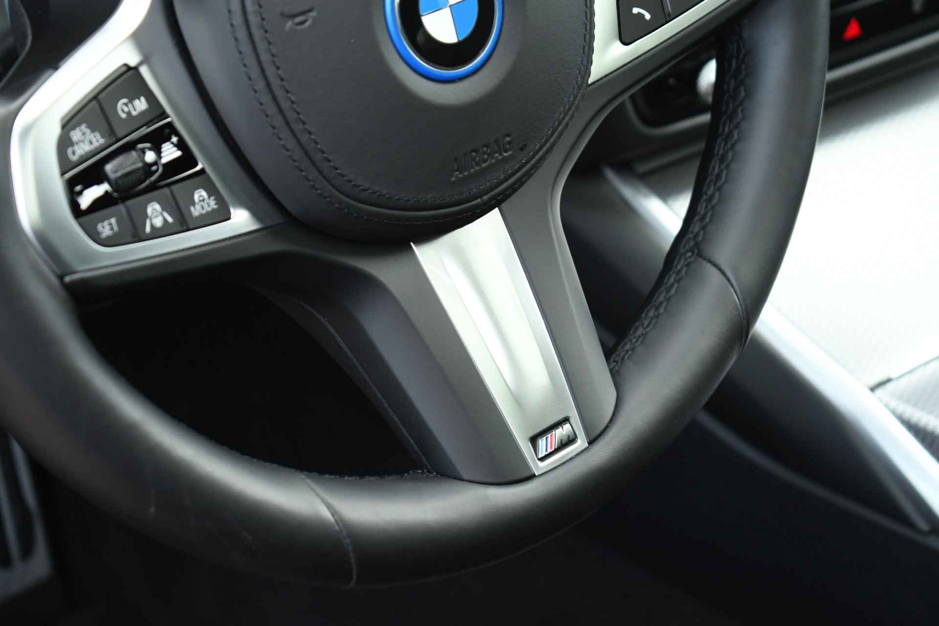 BMW 3 Serie Touring 330e M-Sport Pano ACC HUD El-zetels Adp-onderstel Adp-LED - 63/80