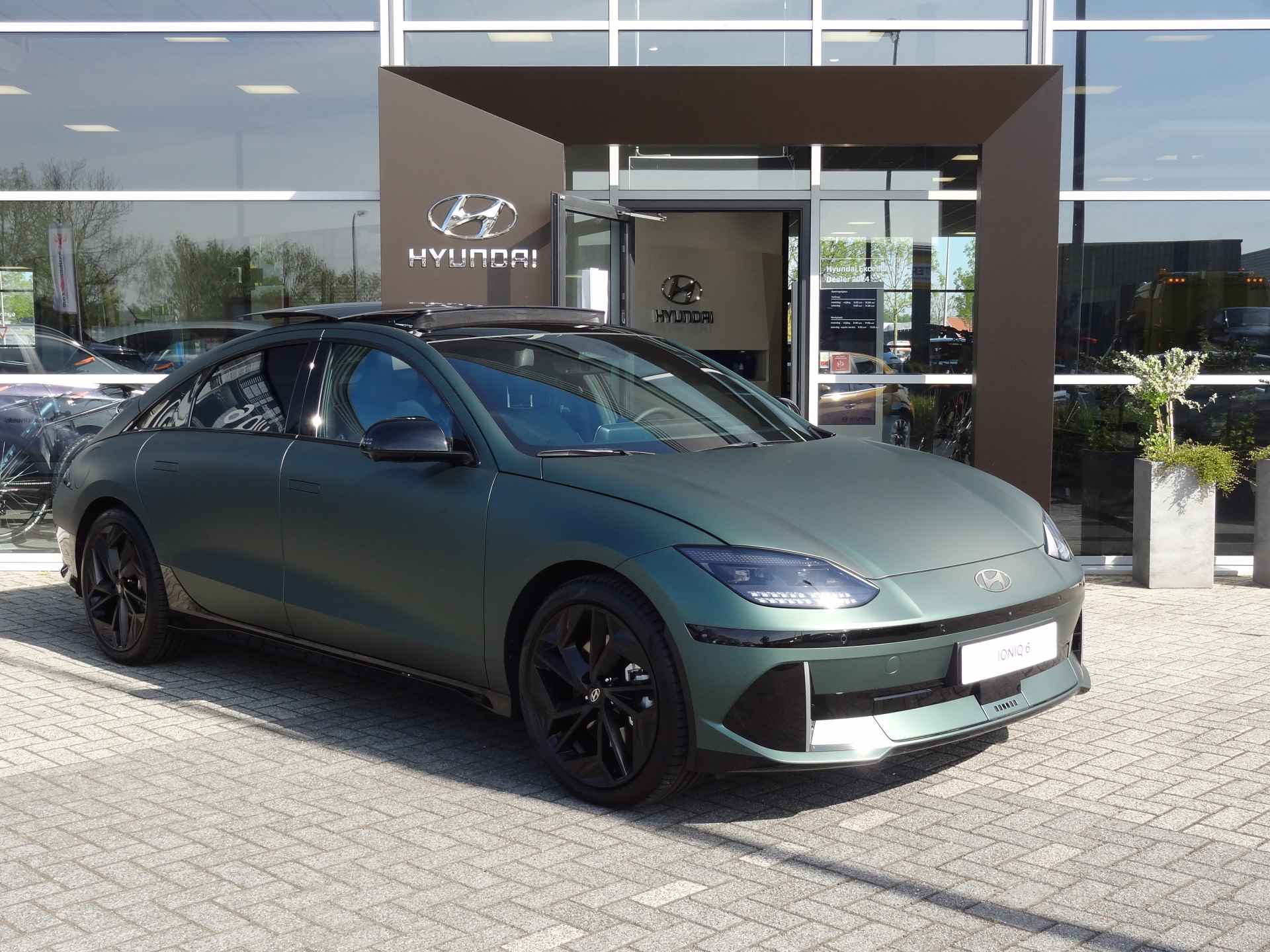 Hyundai IONIQ 6 First Edition AWD 77 kWh CARWRAP mat groen Carwrap MAT groen - 7/42