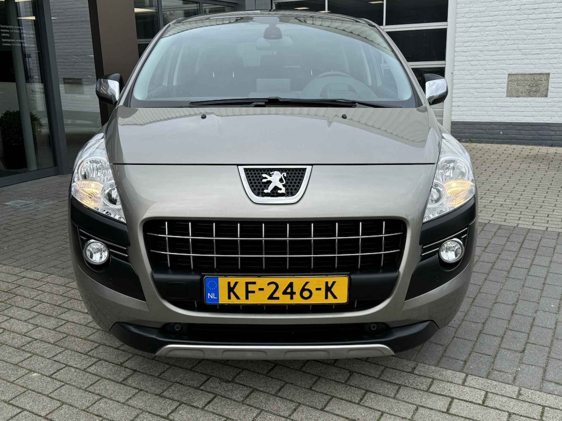 Peugeot 3008 1.6 THP Allure | Automaat | Navigatie | Panorama dak | Rijklaar - 2/28