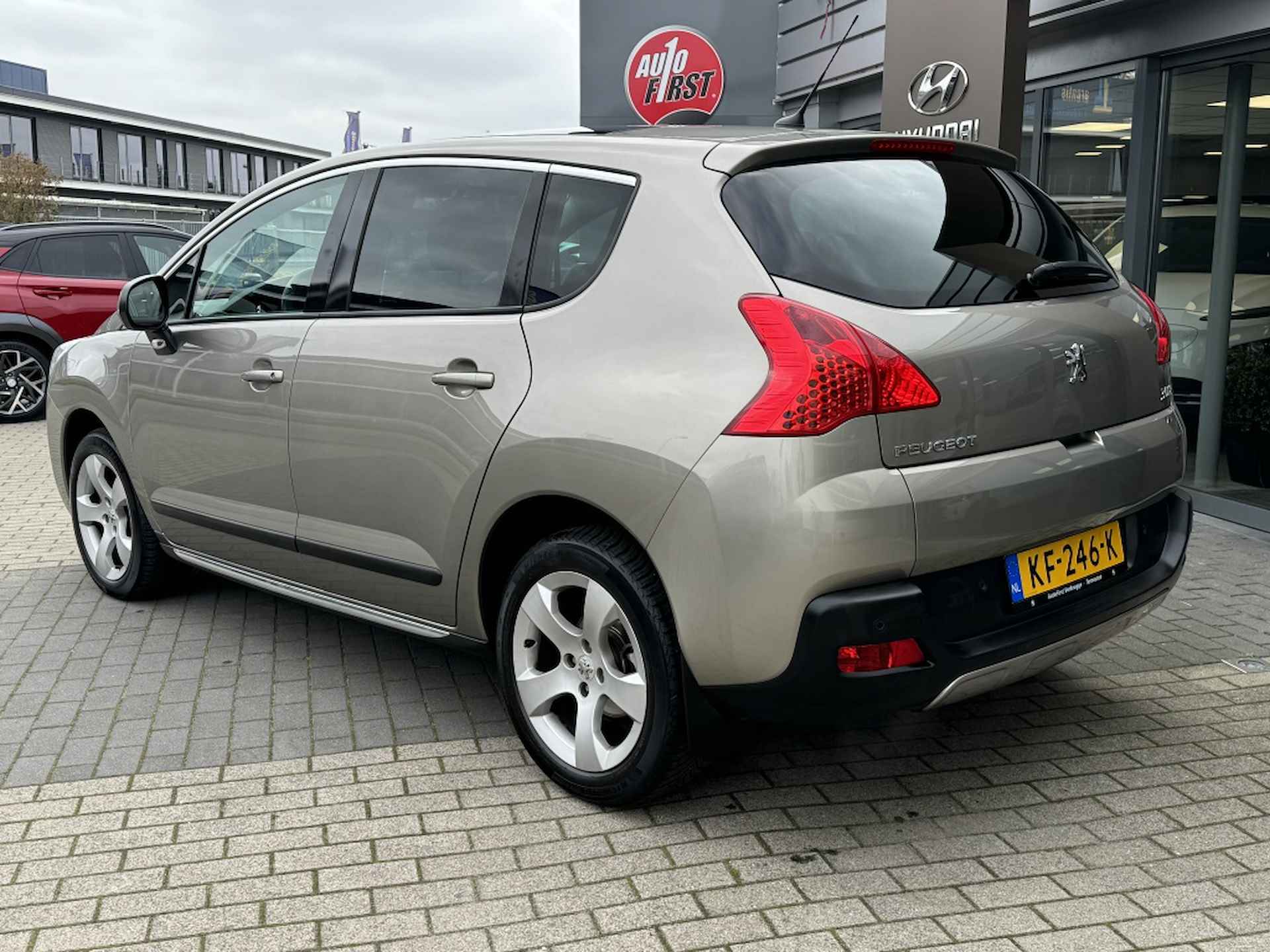 Peugeot 3008 1.6 THP Allure | Automaat | Navigatie | Panorama dak | Rijklaar - 3/28