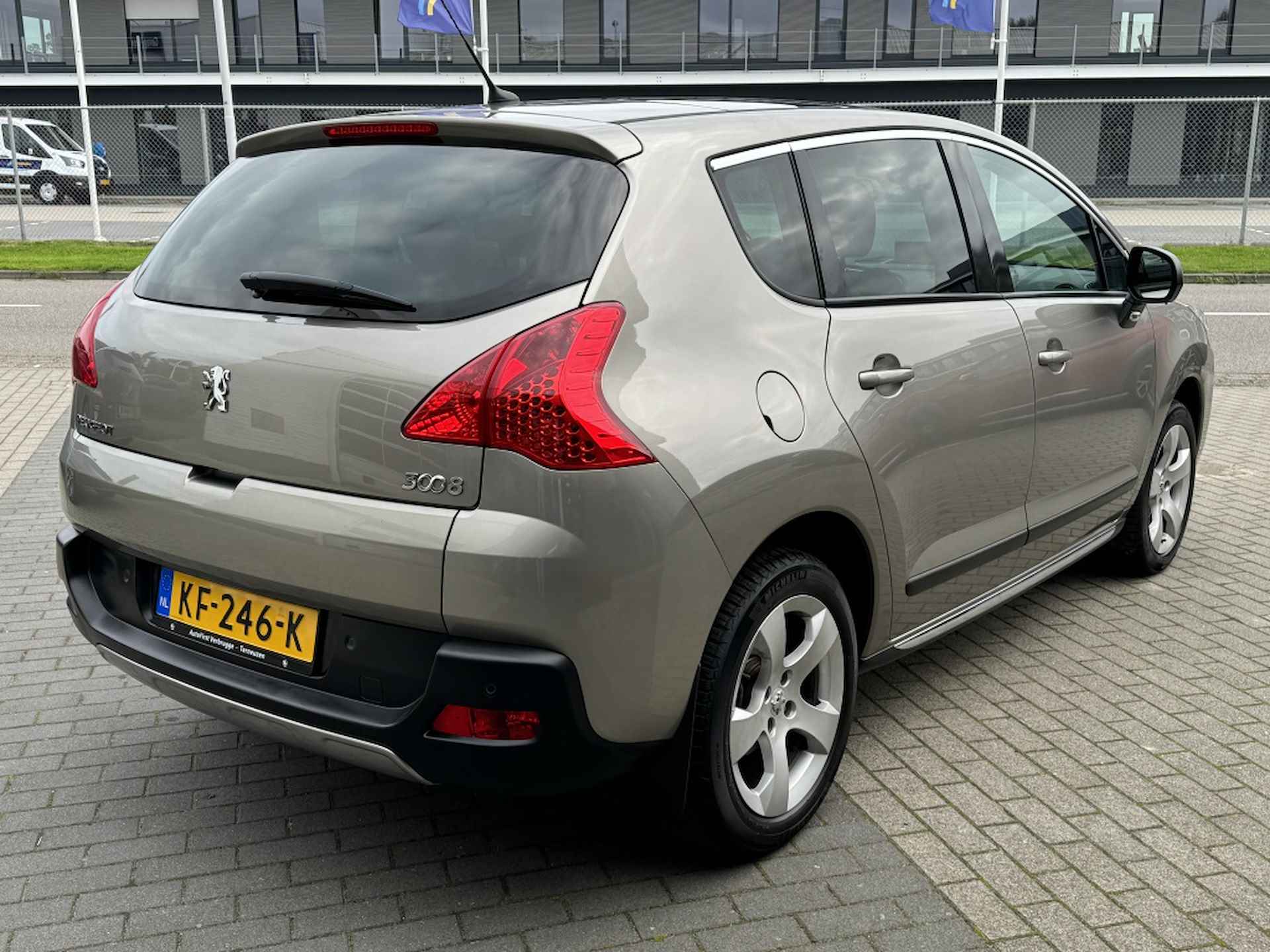 Peugeot 3008 1.6 THP Allure | Automaat | Navigatie | Panorama dak | Rijklaar - 7/28