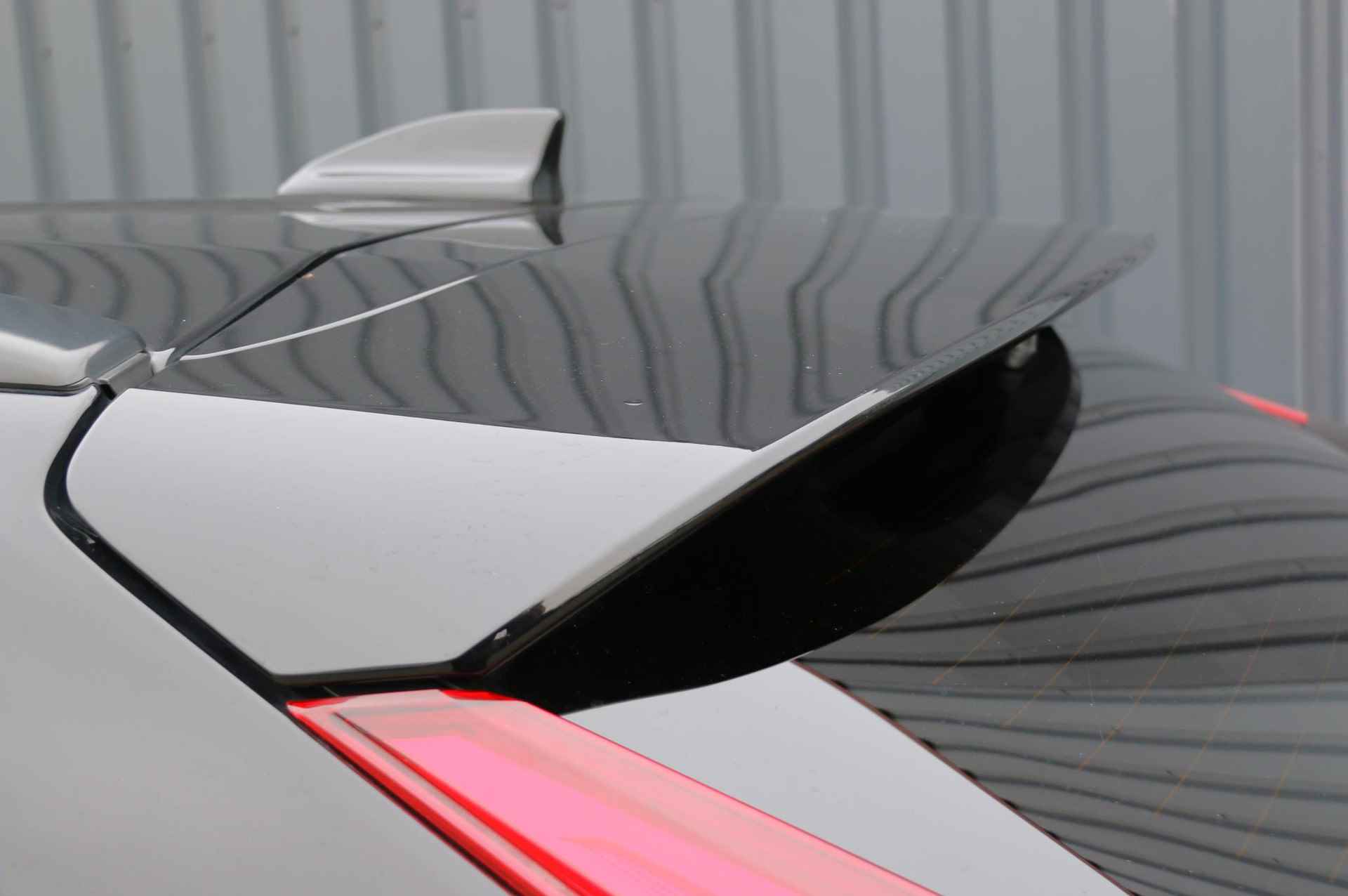 Mitsubishi Eclipse Cross 1.5 DI-T Intense DEALER ONDERHOUDEN!! | CRUISE | CLIMATE | LANE ASSIST | MIDDENARMSTEUN | PARKEERSENSOR V+A | - 28/31