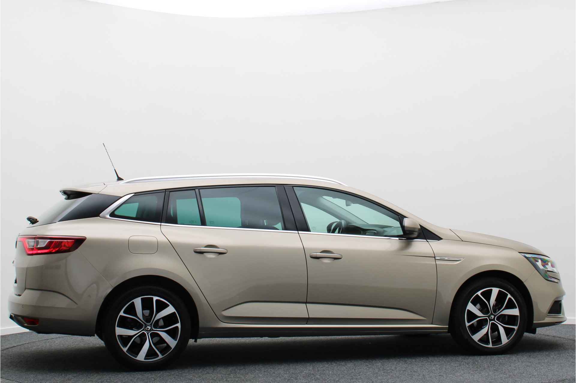 Renault Mégane Estate 1.3 TCe Bose Climate, Cruise, Navigatie, Apple CarPlay, PDC, Bose Sound, Keyless - 9/49