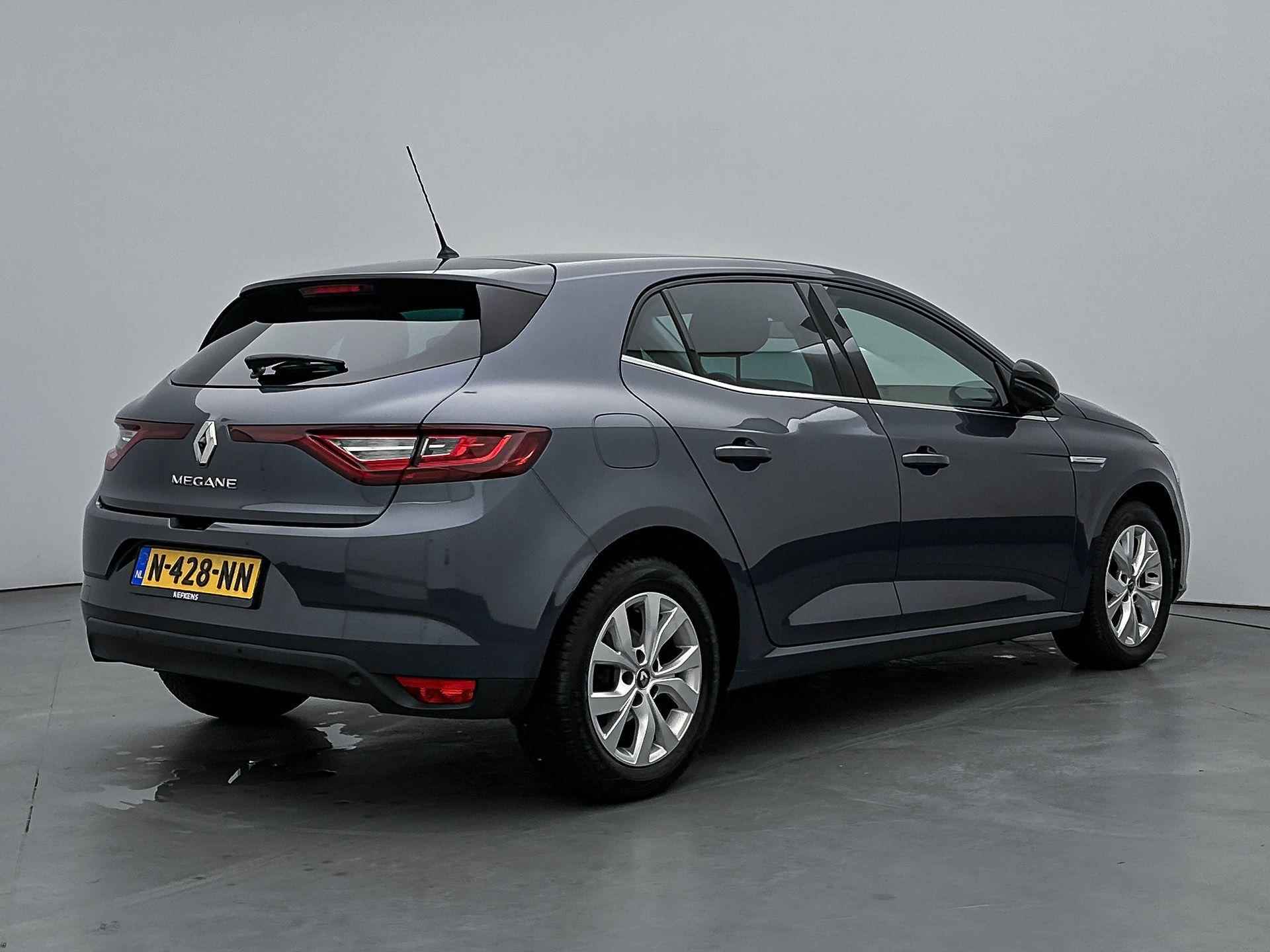 Renault Mégane Limited 140 pk Automaat | Navigatie | Achteruitrijcamera | Parkeersensoren Voor en Achter | Voorstoelen Verwarmd | Keyless Entry/Start | LED Dagrijverlichting | Airco | Cruise Control | 16" Lichtmetalen Velgen | Apple Carplay/Android Auto | - 9/38