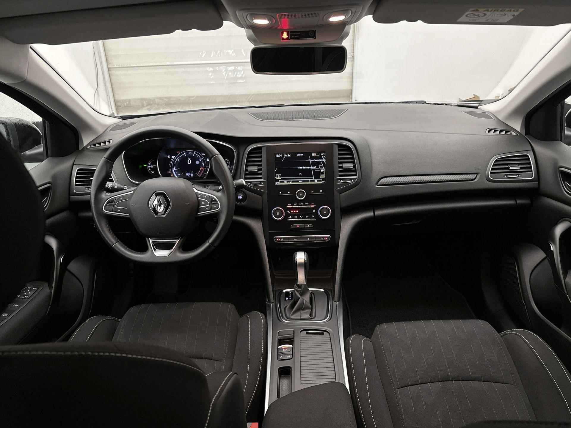 Renault Mégane Limited 140 pk Automaat | Navigatie | Achteruitrijcamera | Parkeersensoren Voor en Achter | Voorstoelen Verwarmd | Keyless Entry/Start | LED Dagrijverlichting | Airco | Cruise Control | 16" Lichtmetalen Velgen | Apple Carplay/Android Auto | - 12/38