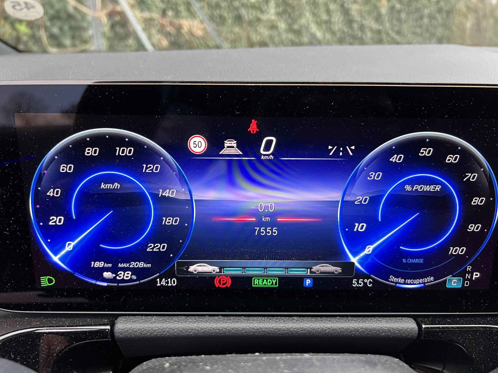 Mercedes-Benz EQA EQA 250+ Luxury Line | Premium Pakket | Winterpakket | Distronic | LED | Sfeerverlichting | Parktronic | Camera | Stoelverwarming | Spiegelpakket - 14/18