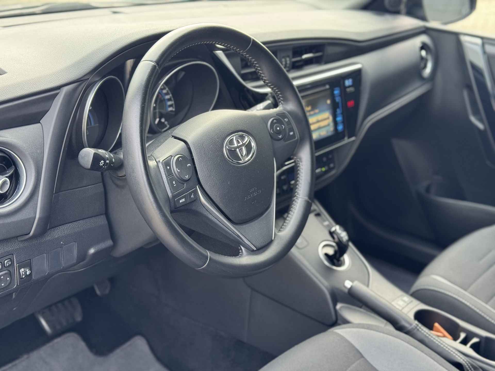 Toyota Auris 1.8 Hybrid Dynamic Automaat Navi NL auto Clima Cruise - 10/21
