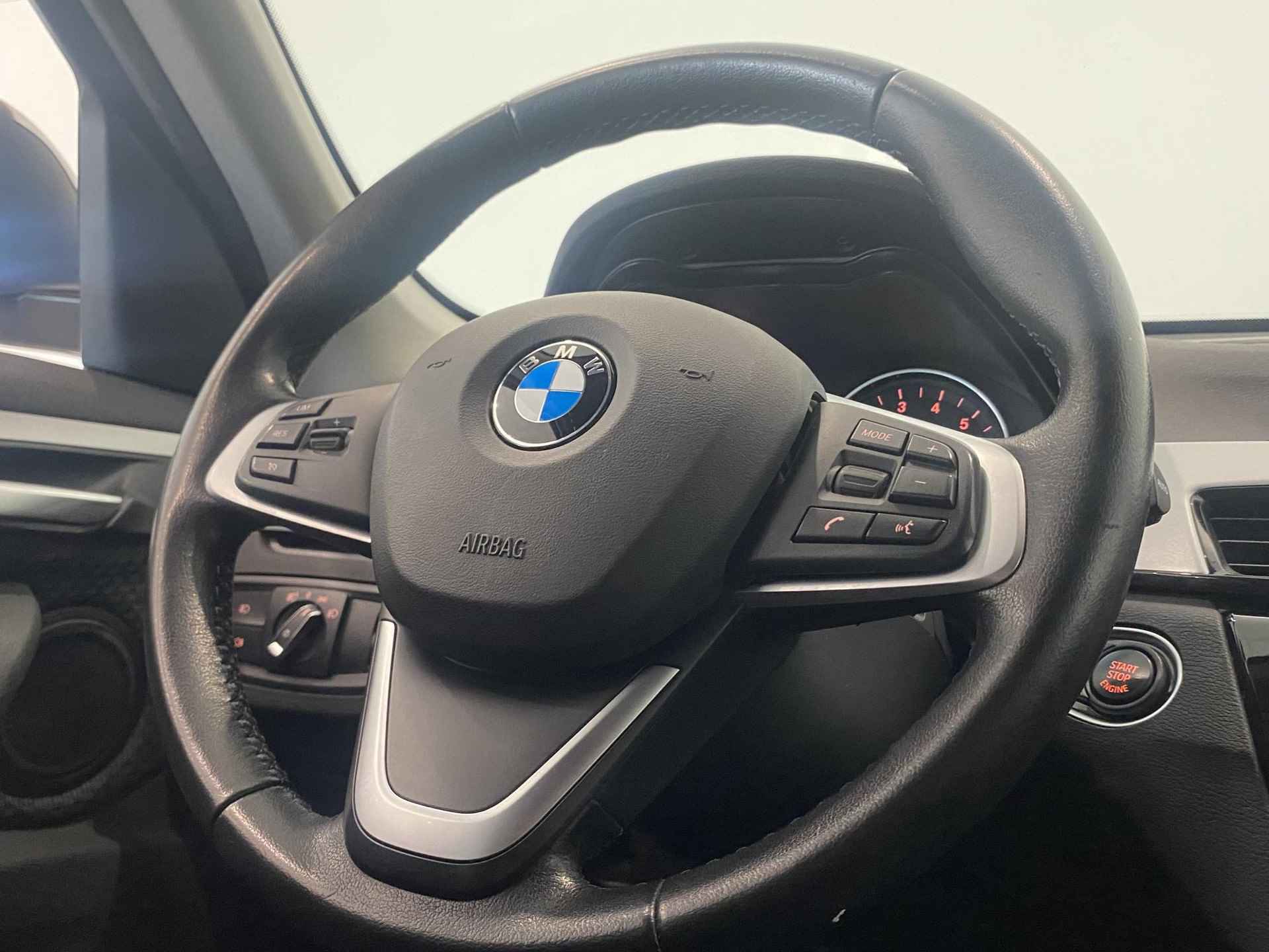 BMW X1 sDrive20i Essential CLIMA | CRUISE NAVI | PDC | PACK EXECUTIVE | LED | HEAD UP DISPLAY | ALARM KLASSE 3 - 12/31