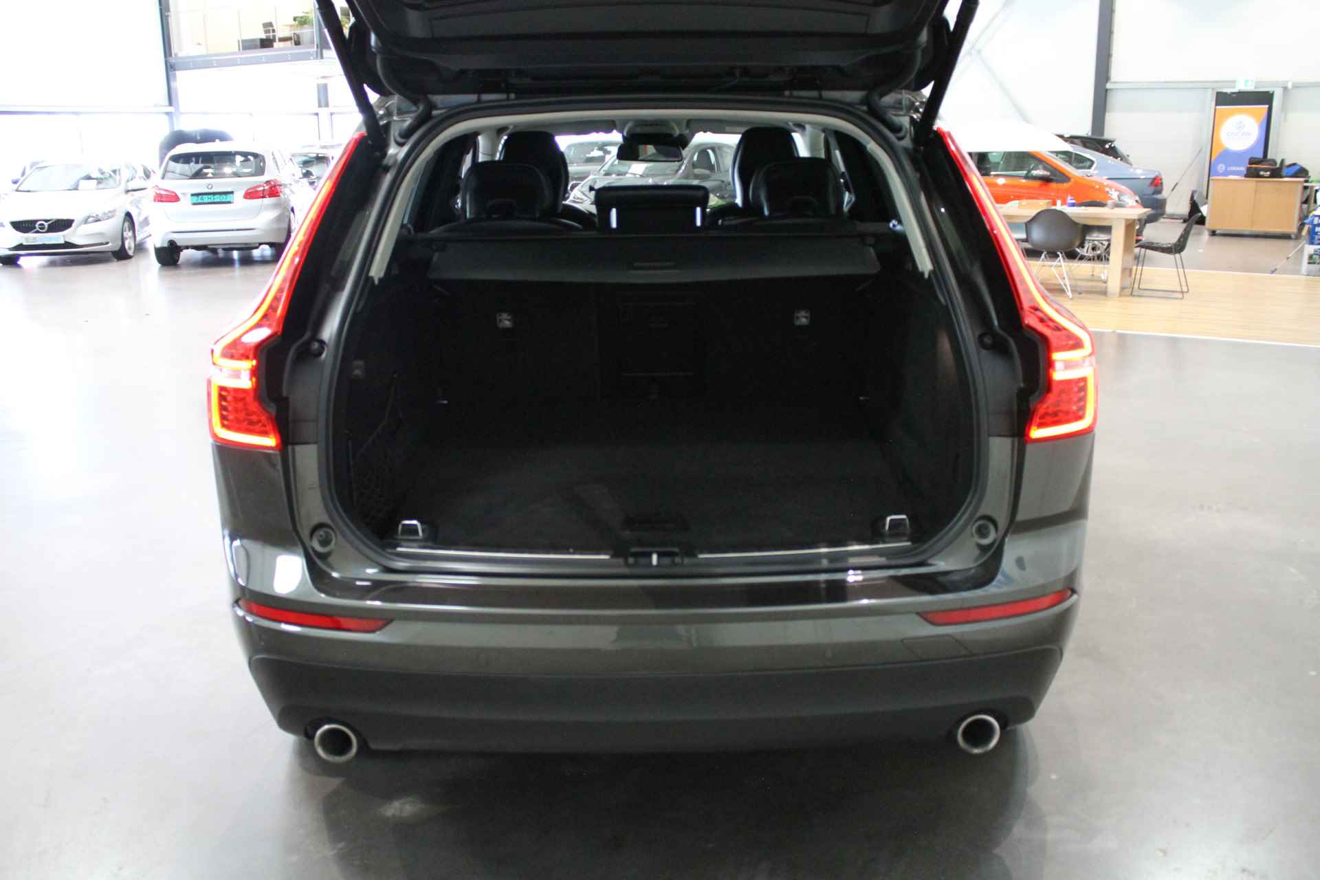 Volvo XC60 2.0 D4 Momentum | Navigatie | Leder | Verwarmde voorstoelen | Elektrisch bedienbare achterklep | - 23/23