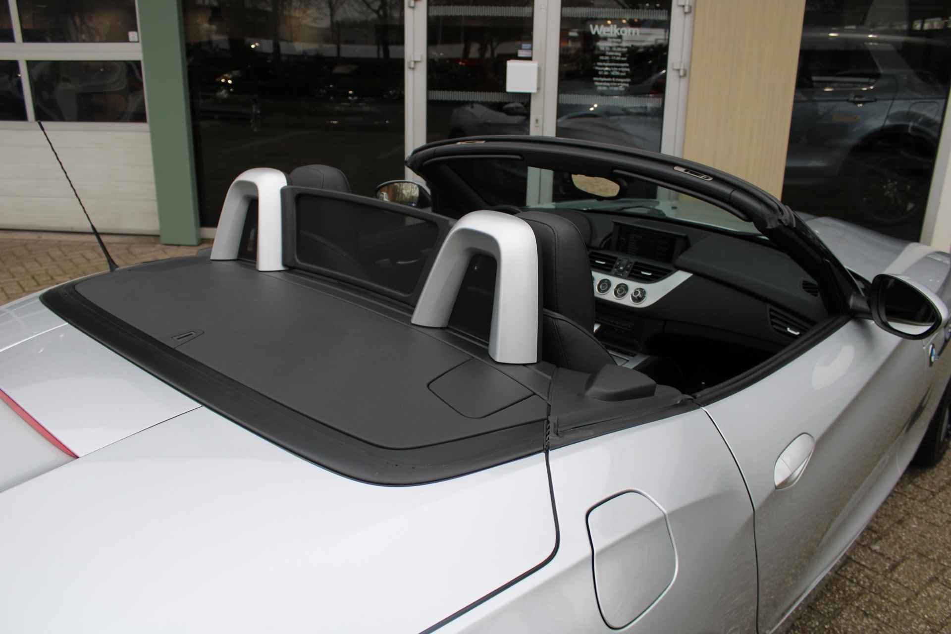 BMW Z4 Roadster sDrive23i Automaat | Navigatiesysteem | Stoelverwarming | Parkeersensoren - 28/56