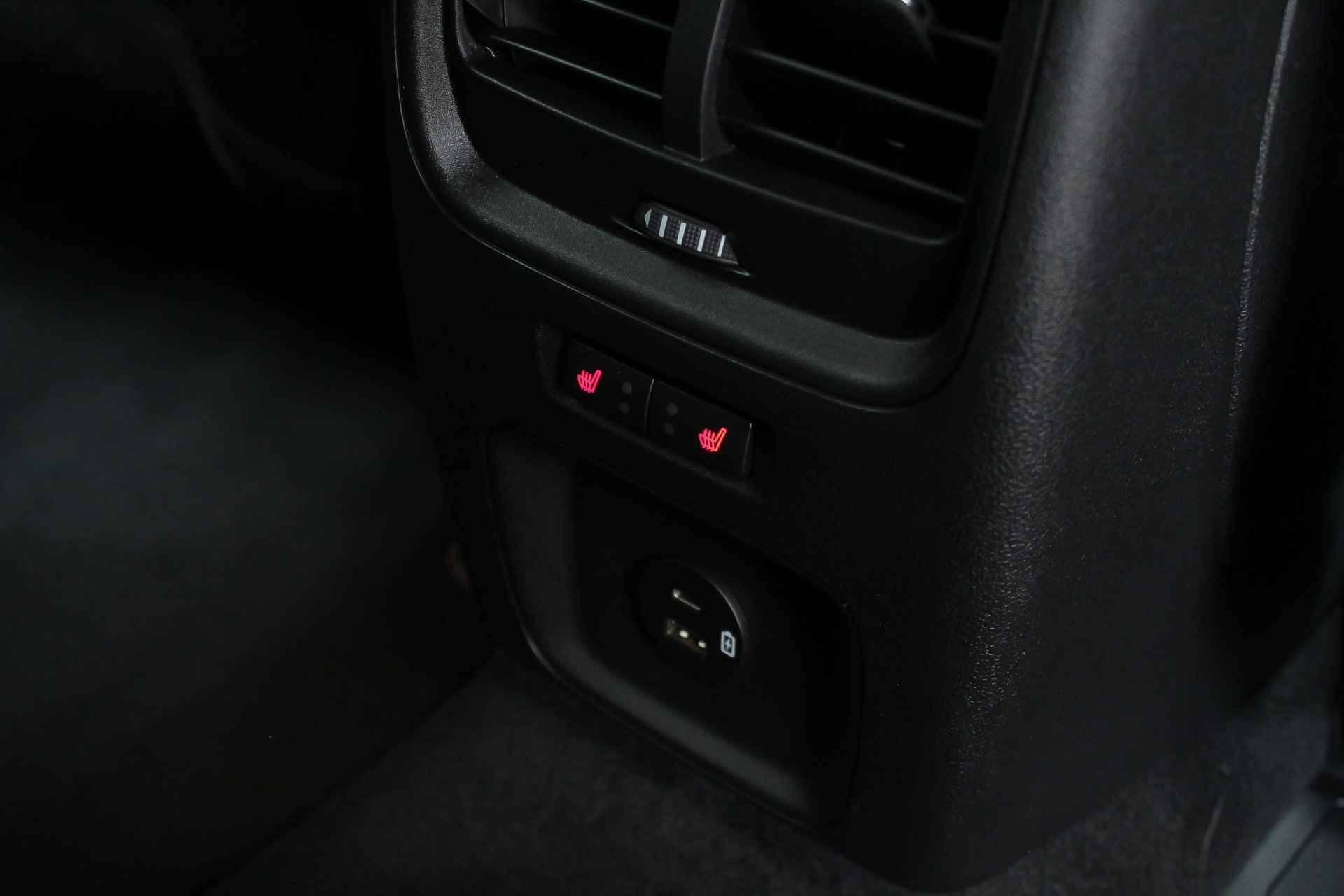 Ford Kuga 2.5 225pk PHEV ST-Line X AUTOMAAT |elektrische trekhaak|adaptive cruise|head-up display|BLIS| - 35/52