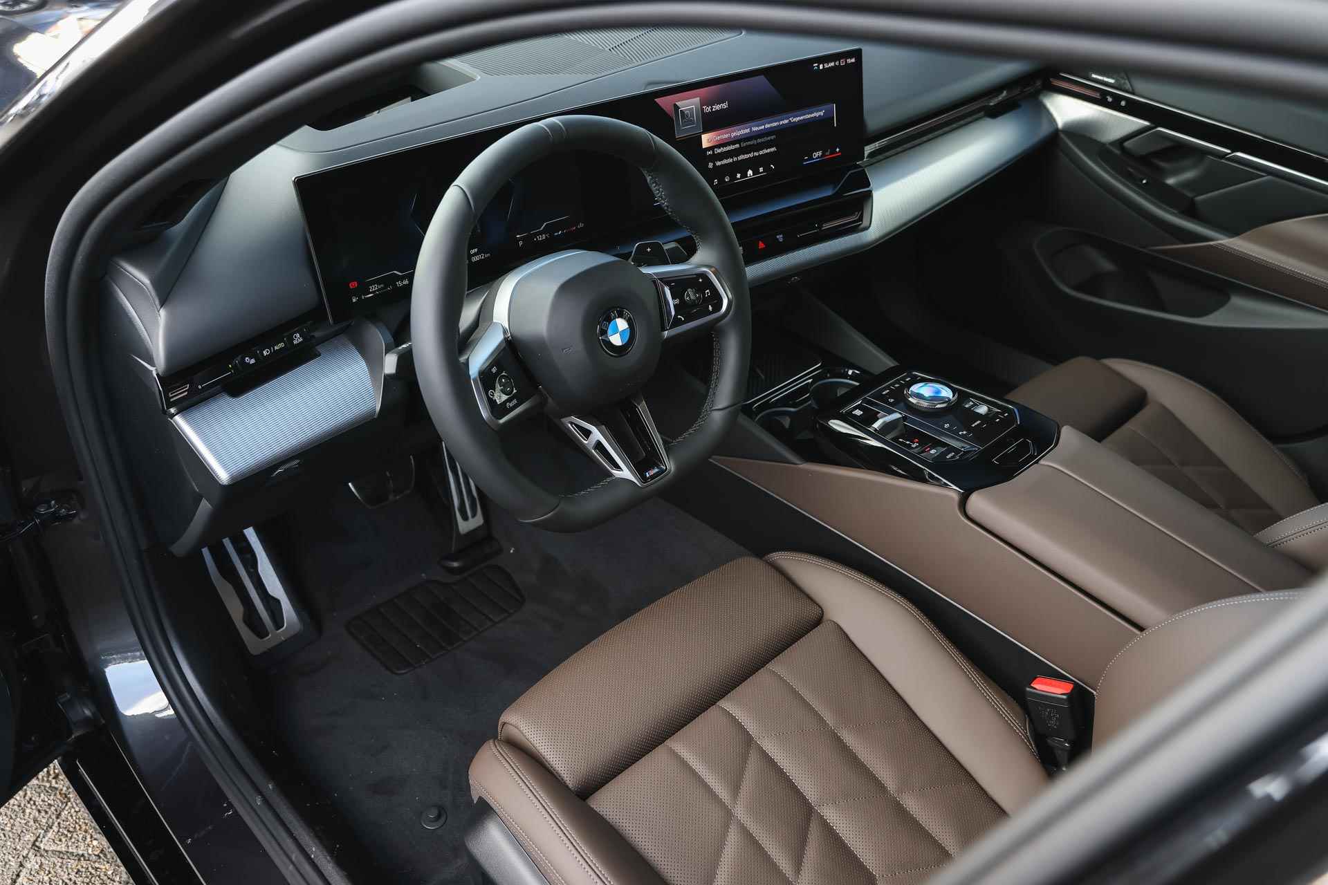 BMW 5 Serie 520i High Executive M Sport Automaat / Adaptieve LED / Parking Assistant Plus / Harman-Kardon / M Sportonderstel / Live Cockpit Professional - 9/37