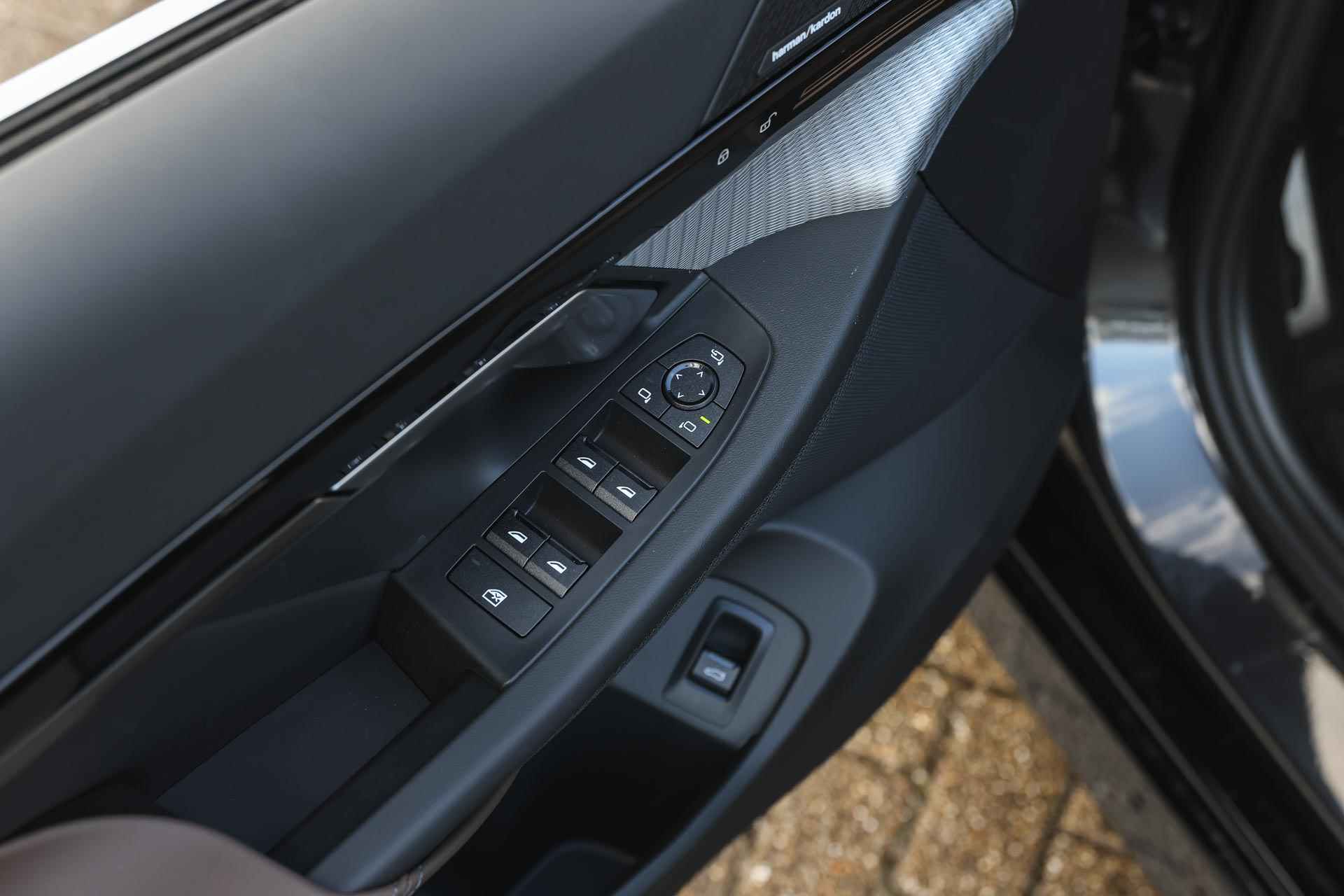 BMW 5 Serie 520i High Executive M Sport Automaat / Adaptieve LED / Parking Assistant Plus / Harman-Kardon / M Sportonderstel / Live Cockpit Professional - 14/37