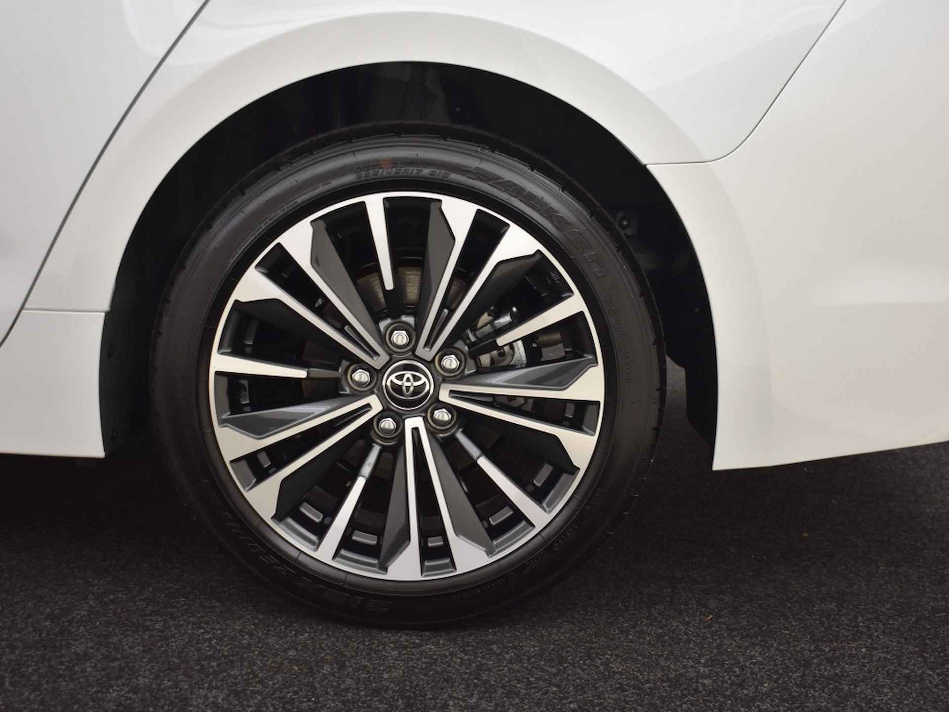 Toyota Corolla Touring Sports Hybrid 140 Style Edition | Stuur en Stoelverwarming | PDC V+A | - 12/29