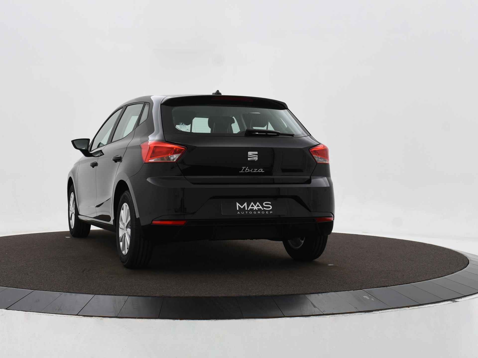 SEAT Ibiza Style Plus 1.0 95 pk TSI Hatchback 5 deurs | Midnight black | Parkeersensoren achter | Apple carplay/ Android auto | 2000,- inruilvoordeel! | Private lease vanaf €350,- | - 9/19