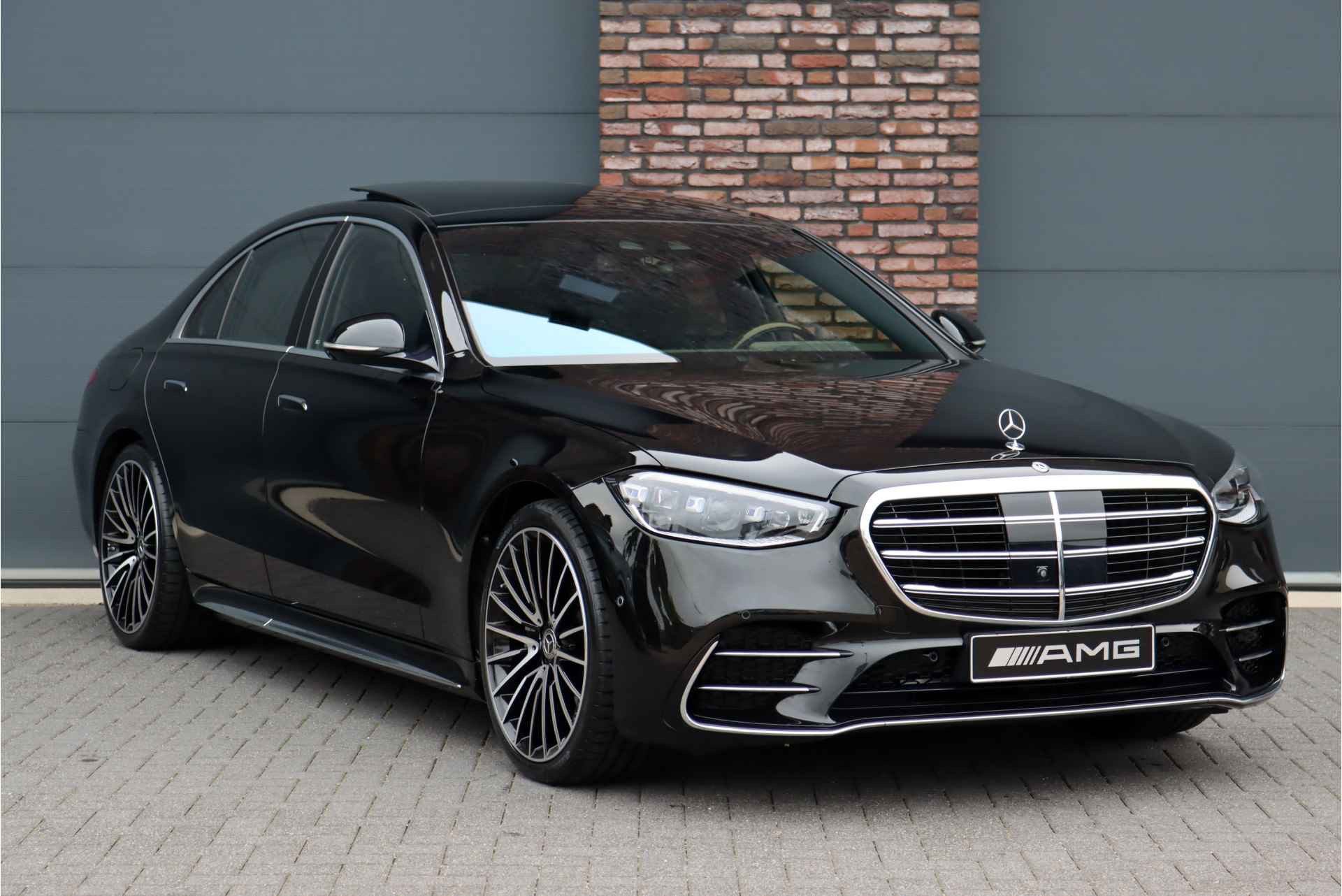 Mercedes-Benz S-Klasse 580 e AMG Line Aut9 | Airmatic | Distronic+ | Zonweringspakket | Entertainment Achter | 3D-Display | Verwarmd Stuurwiel | Vlakkenverwarming | Burmester | Massage | Rijassistentiepakket+ | - 4/54