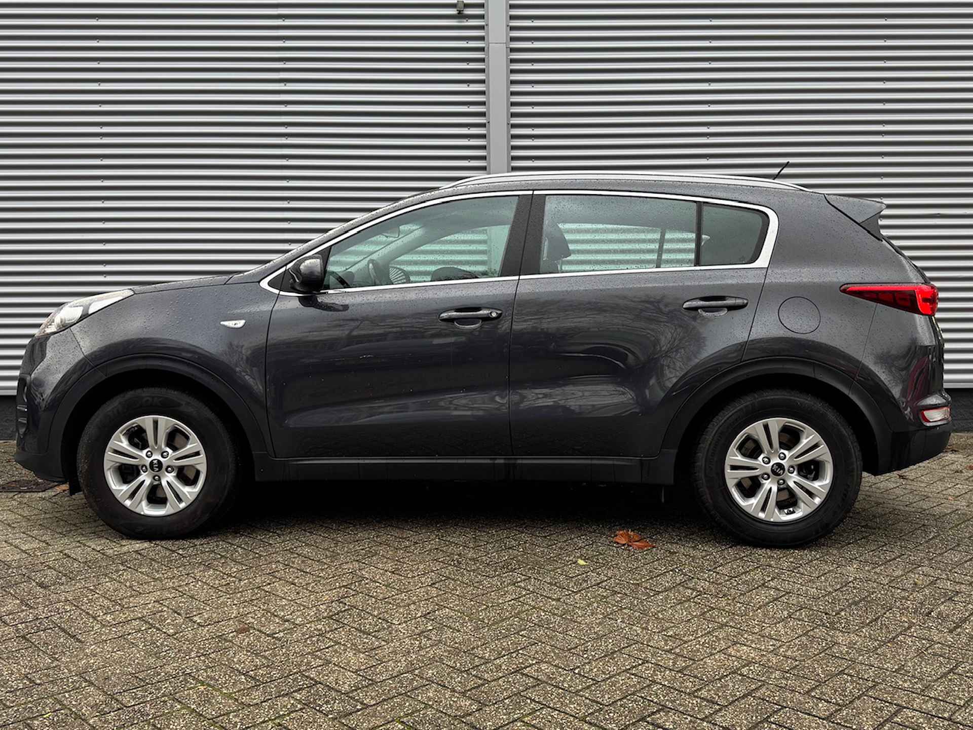 KIA Sportage 1.6 GDi 132pk ComfortLine | Trekhaak | Navigatie | Lichtmetalen Velgen | Airco | - 2/39