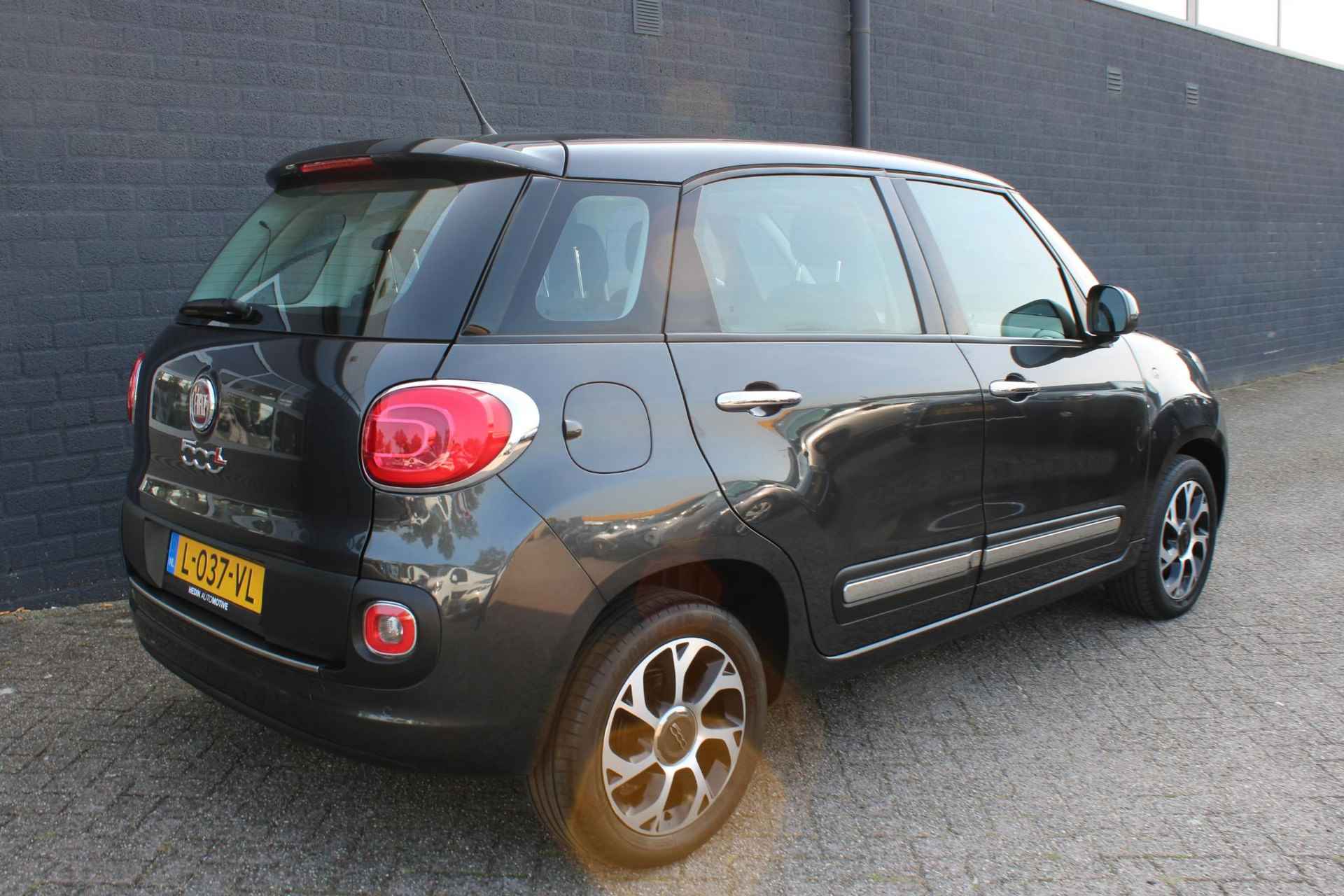 Fiat 500 L TwinAir 105 PK Lounge Clima/Cruise control/Panorama dak/Radio-USB/Bluetooth/Stoelverwarming/LM-velgen/Parkeersensoren - 4/25