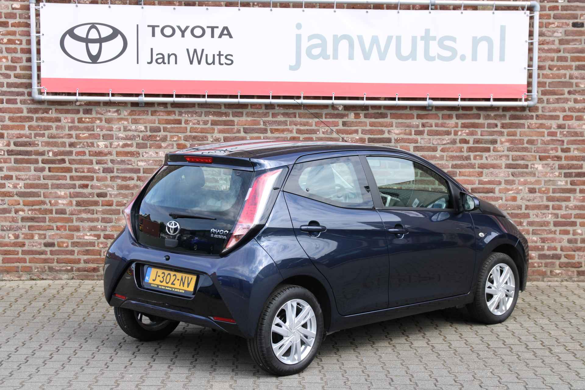 Toyota Aygo 1.0 VVT-i X-Play Sport Automaat - 3/26