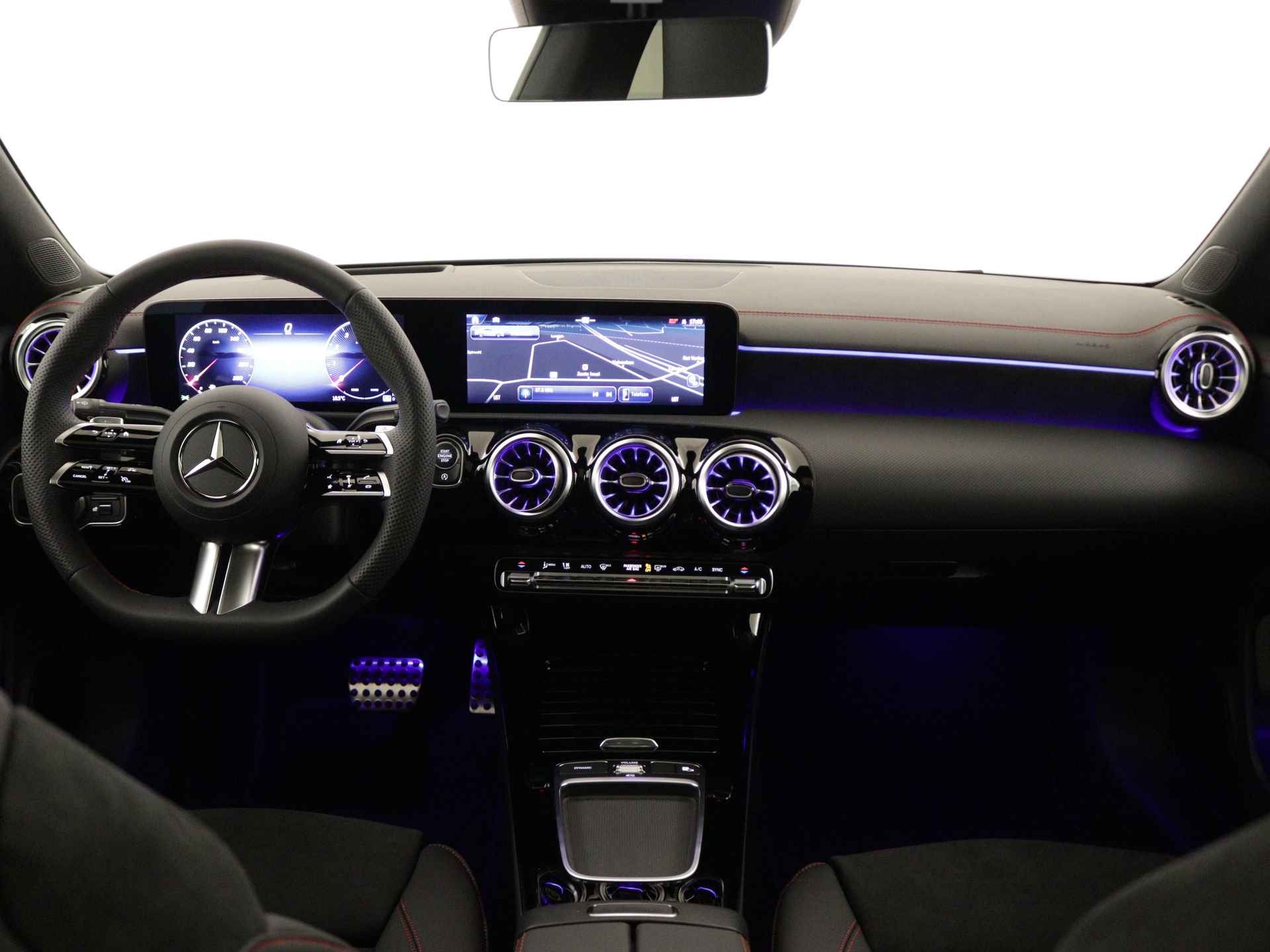 Mercedes-Benz CLA-Klasse 180 Star Edition AMG Line Plus | Nightpakket | Dodehoekassistent | Head-up display | KEYLESS GO-comfortpakket | USB pakket plus | Parkeerpakket met 360°-camera | Sfeerverlichting | Draadloos oplaadsysteem voor Smartphone | - 32/41