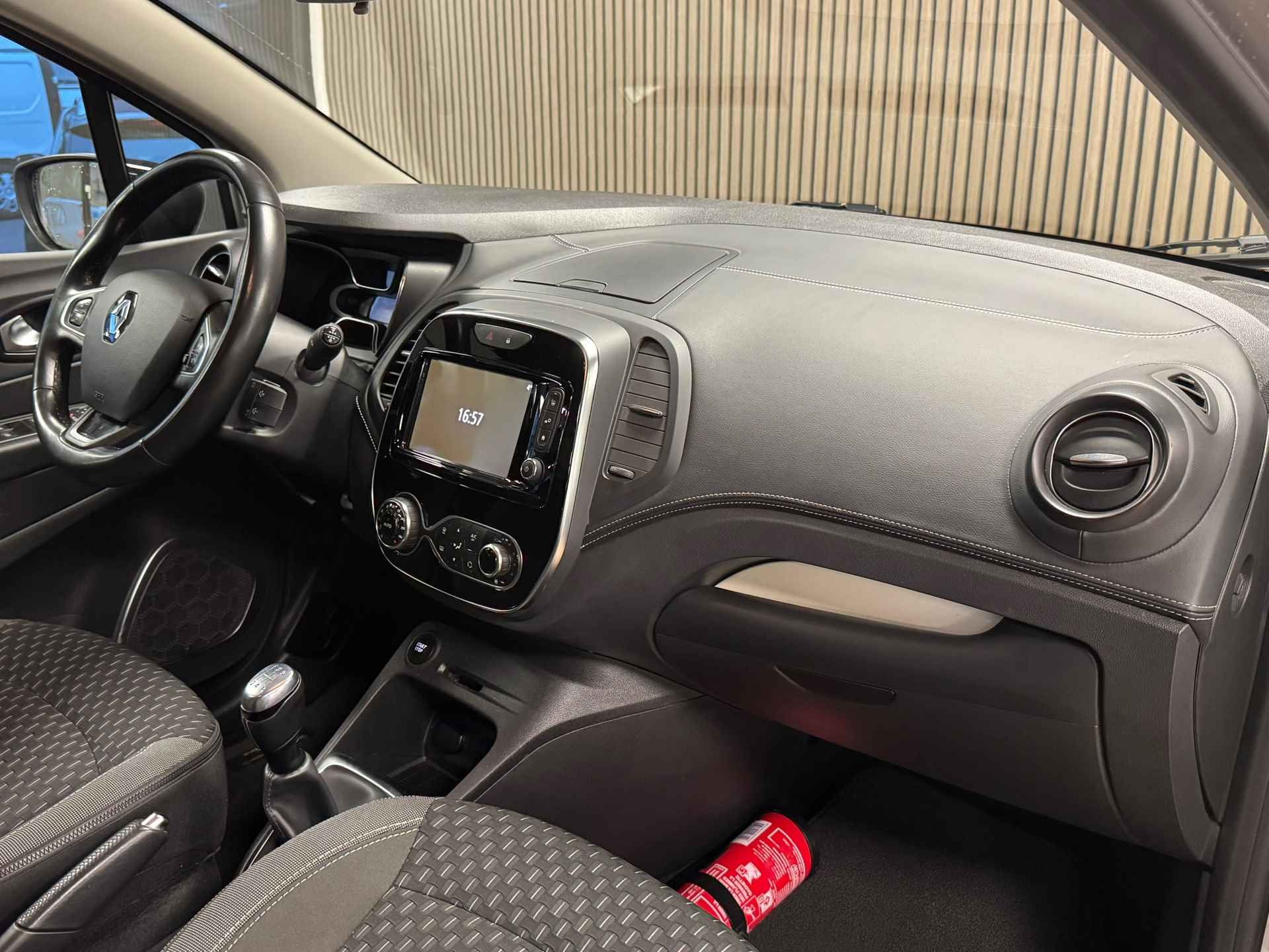 Renault Captur 1.5 dCi Life CLIMATE CRUISE CONTROL PDC CAMERA NAVIGATIE BLUETOOTH - 8/32