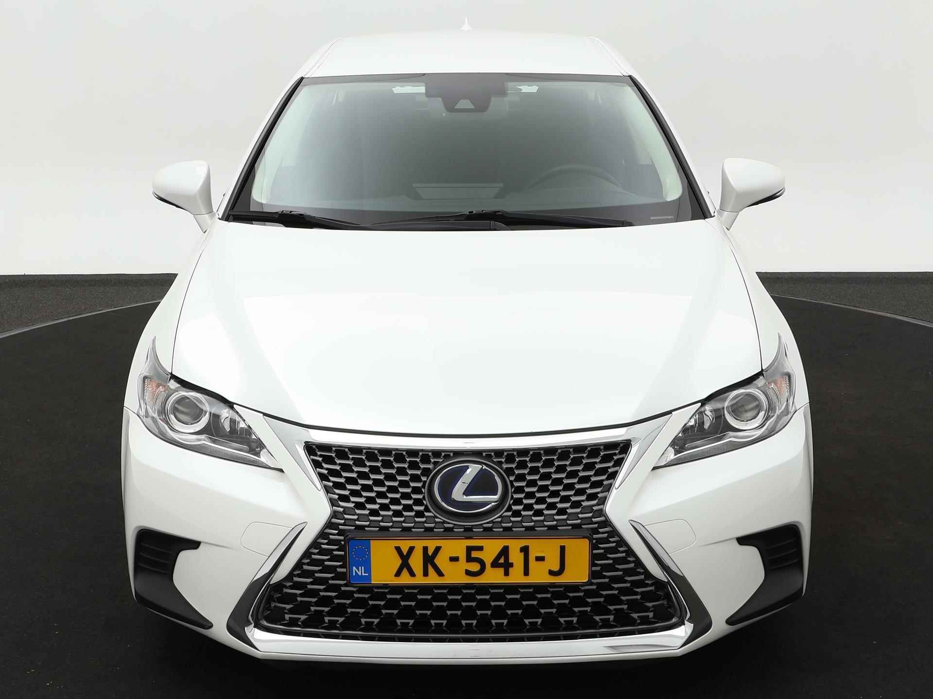 Lexus CT 200h | Premium Navigatie | Adaptive Cruise Control | Lane Assist - 19/32