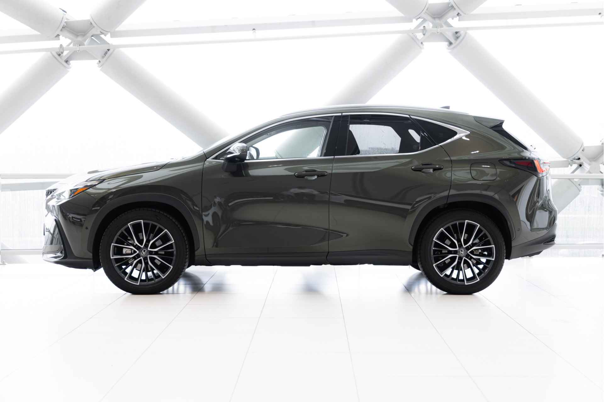 Lexus NX 350h AWD Executive Line | 4x4 | Achteruitrijcamera | Climate Control | Parkeersensoren | - 3/56