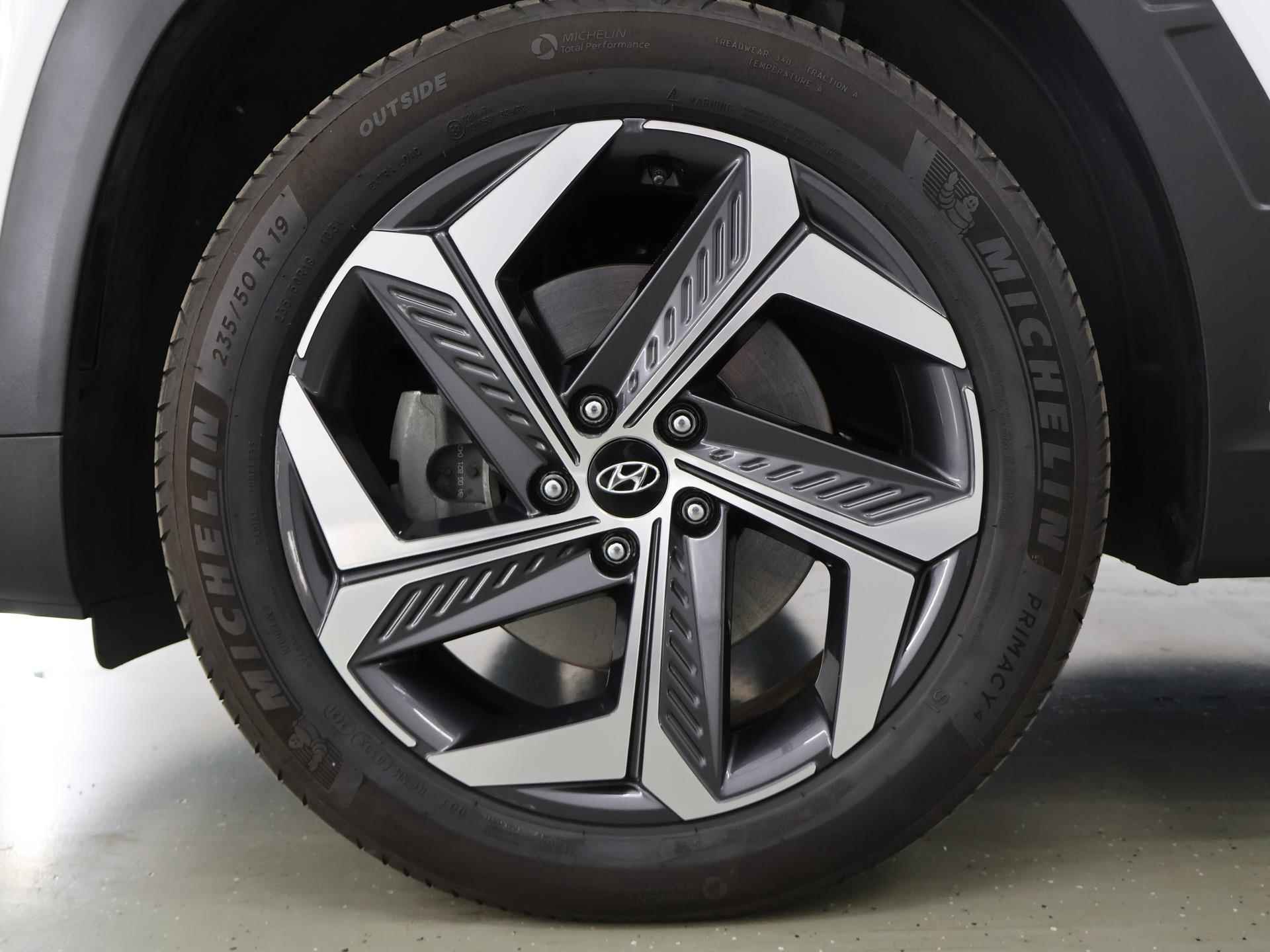 Hyundai Tucson 1.6 T-GDI PHEV Comfort Smart 4WD | Adaptive Cruise Control | Stoel&Stuurverwarming | Navigatie | Parkeercamera | Climate Control | Lederen stuurwiel | Dodehoekdetectie | - 39/40