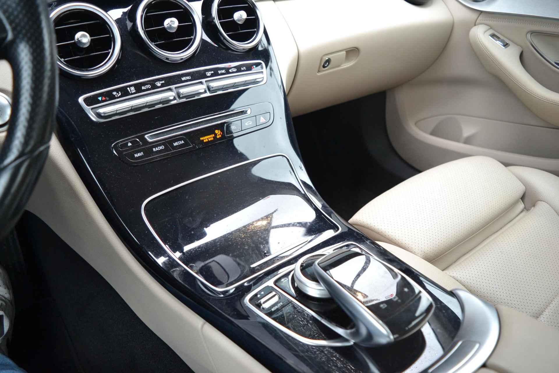 Mercedes-Benz C-klasse C 180 Limousine Automaat Avantgarde | Ambition Pakket | Distronic | Burmester Audio | Sfeerverlichting | Stoelverwarming | Spiegelpakket | Zitcomfortpakket | 1e Eigenaar - 10/17