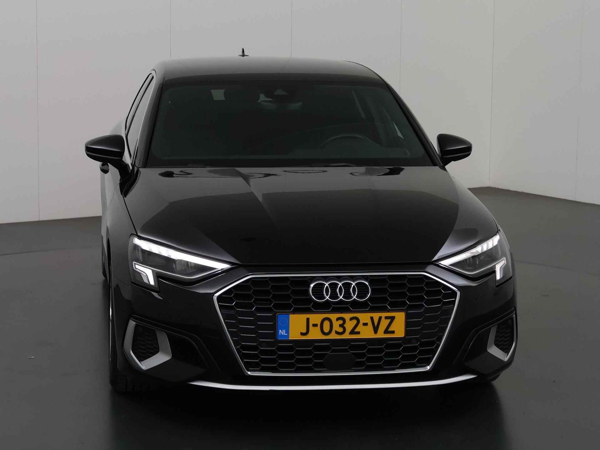 Audi A3 Sportback 35 TFSI Business edition | Trekhaak Afneembaar | LED | Sportstoelen | Digitaal dashboard | Navigatie | Apple CarPlay/Android Auto | Climate Control | Cruise Control | - 4/41