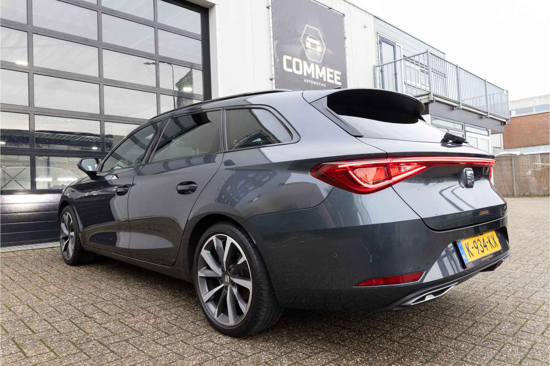 SEAT Leon Sportstourer 1.5 eTSI FR Launch Edition ✅NAV✅Trekhaak✅19inch✅CAM - 10/31