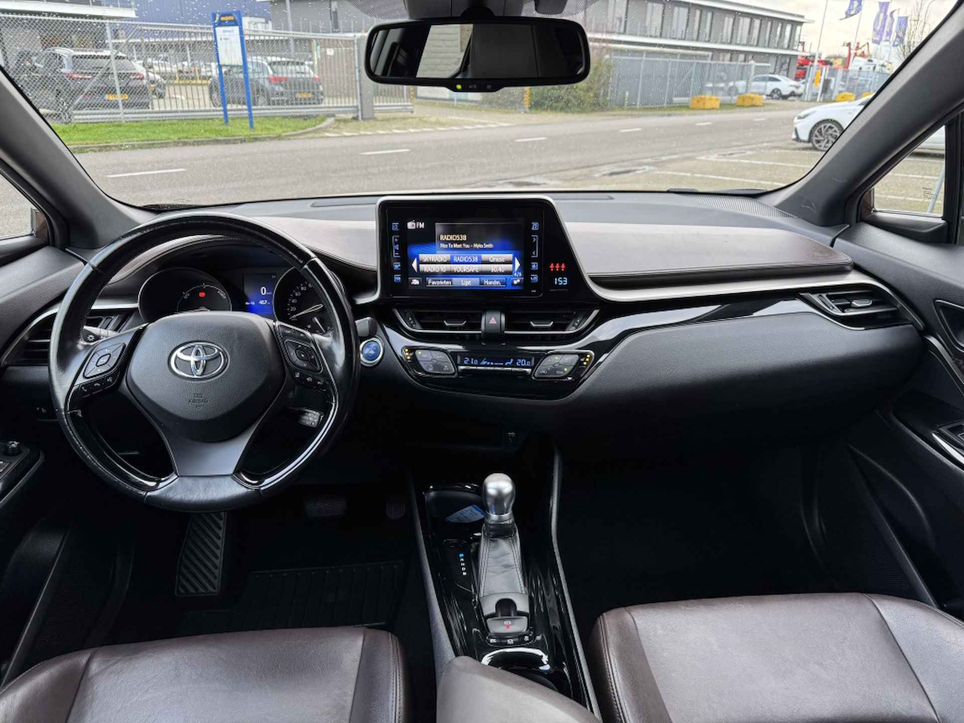 Toyota C-HR 1.8 Hybrid Executive | Dealer onderhouden | 1e eigenaar | Naviga - 13/30