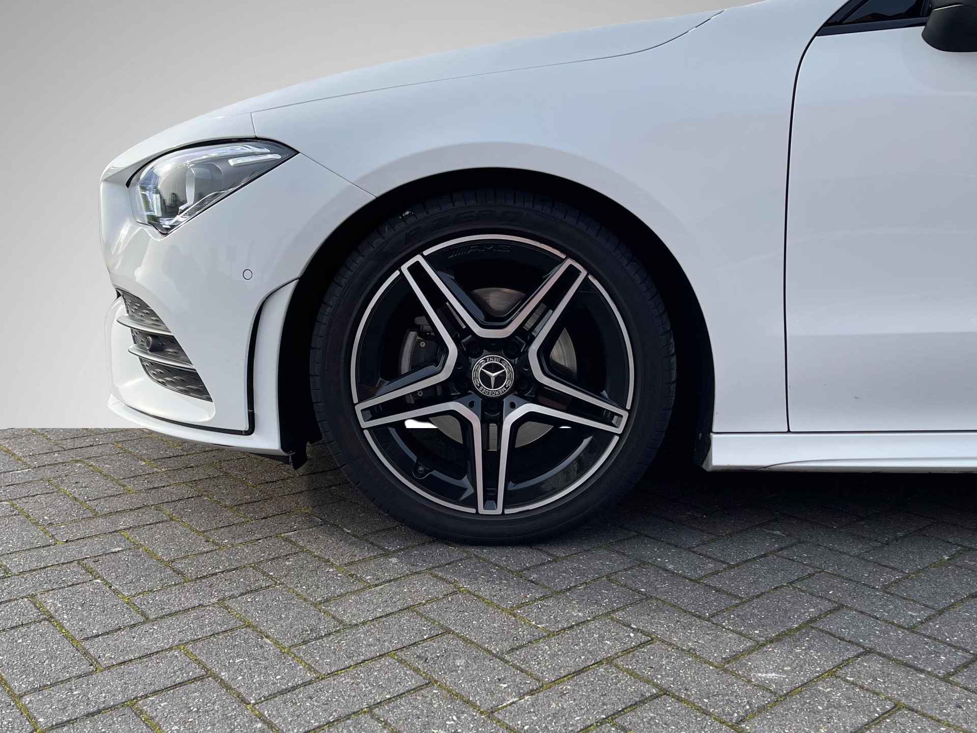 Mercedes-Benz CLA-klasse 180 Advantage AMG-Line | Navigatie | Camera | Stoelverwarming | Apple Carplay/Android Auto | LED Koplampen | Rijklaarprijs! - 8/26