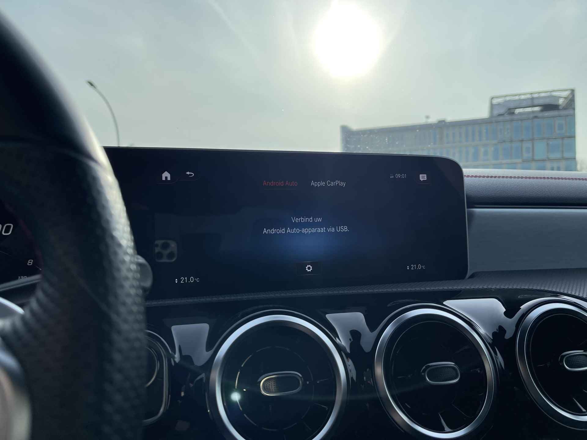 Mercedes-Benz CLA-klasse 180 Advantage AMG-Line | Navigatie | Camera | Stoelverwarming | Apple Carplay/Android Auto | LED Koplampen | Rijklaarprijs! - 18/26