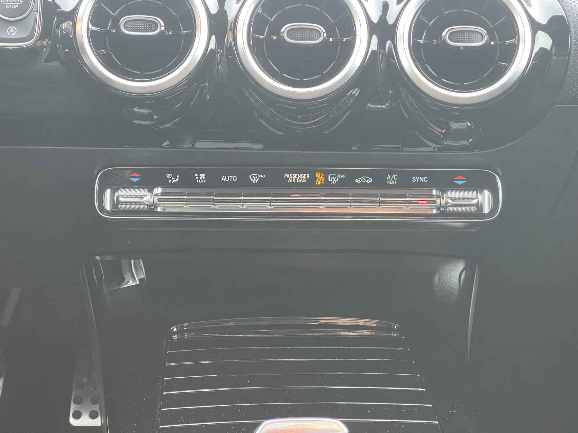 Mercedes-Benz CLA-klasse 180 Advantage AMG-Line | Navigatie | Camera | Stoelverwarming | Apple Carplay/Android Auto | LED Koplampen | Rijklaarprijs! - 20/26