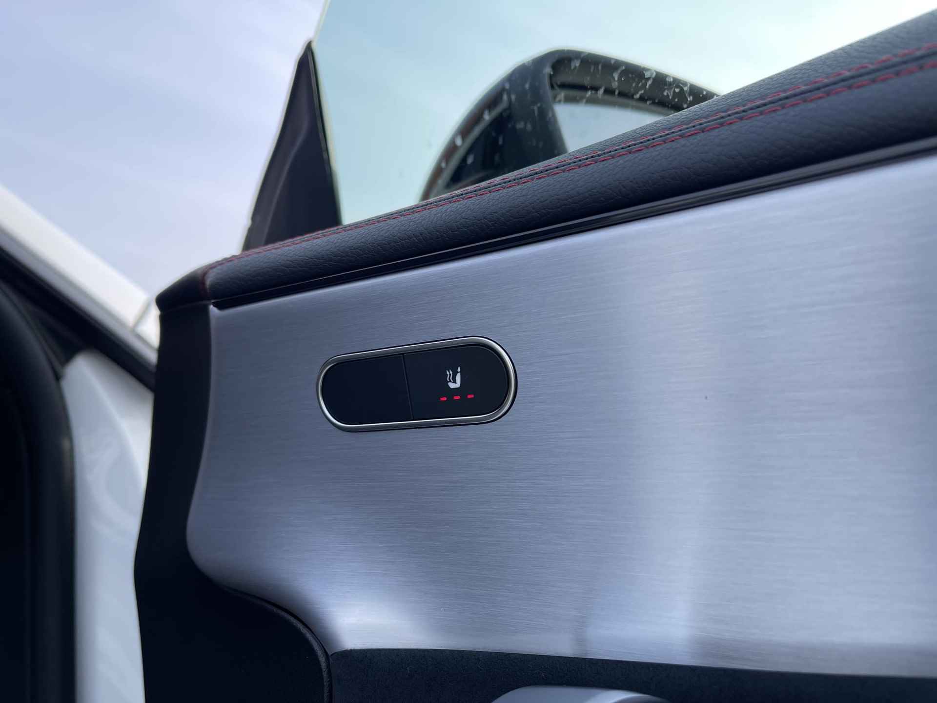 Mercedes-Benz CLA-klasse 180 Advantage AMG-Line | Navigatie | Camera | Stoelverwarming | Apple Carplay/Android Auto | LED Koplampen | Rijklaarprijs! - 21/26
