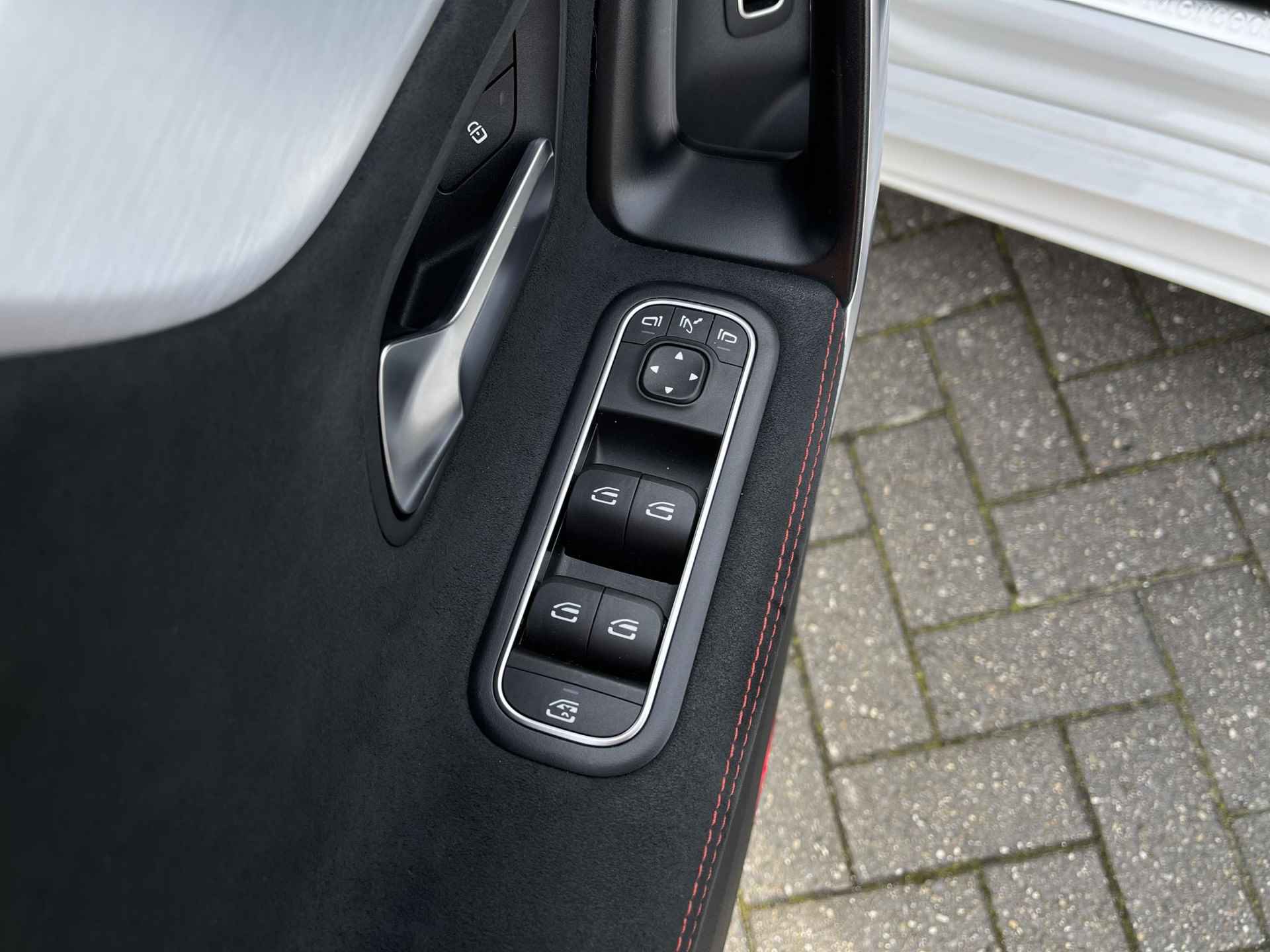 Mercedes-Benz CLA-klasse 180 Advantage AMG-Line | Navigatie | Camera | Stoelverwarming | Apple Carplay/Android Auto | LED Koplampen | Rijklaarprijs! - 24/26