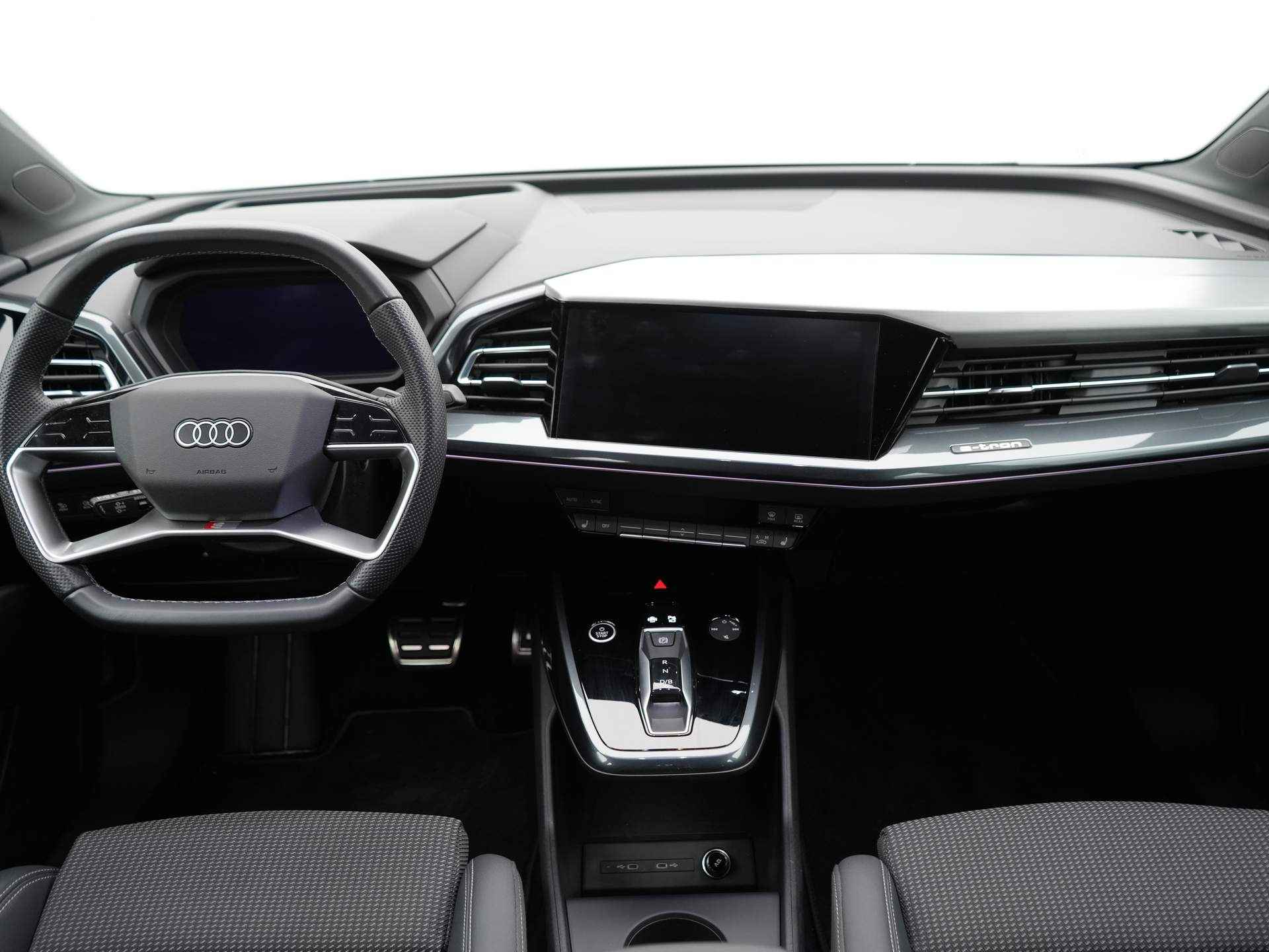 Audi Q4 e-tron 40 S edition 77 kWh Navigatie | Automatische airco  | - 6/39