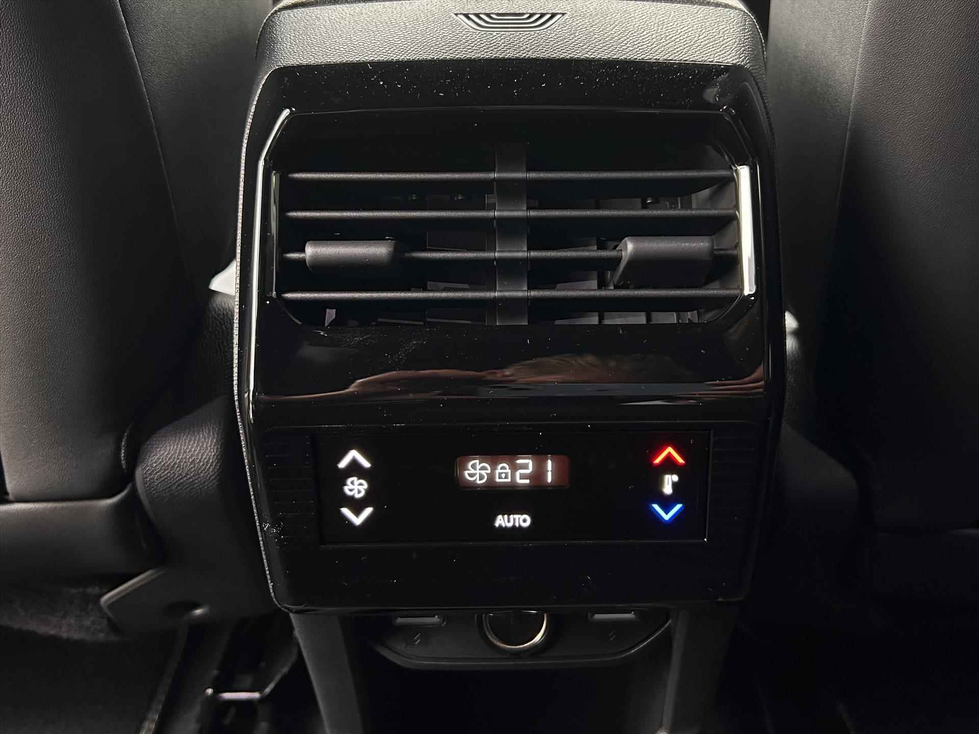 Peugeot 5008 New E | GT | Navigatie | Apple Carplay en Androidauto | Stoelverwarming | 7 persoons uitvoering | Airco | Alcantara stoelen | - 37/47