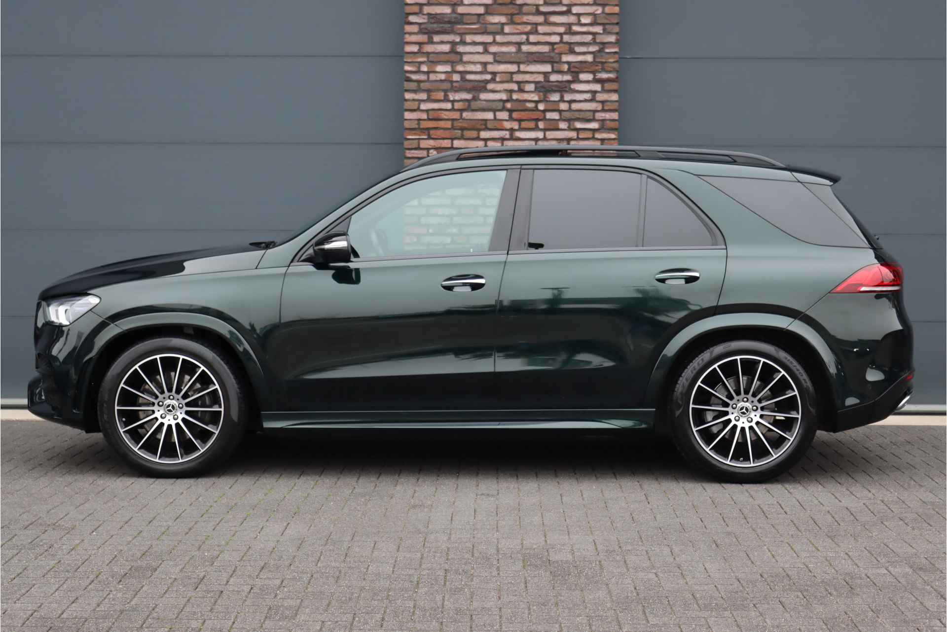 Mercedes-Benz GLE 400 d 4MATIC Premium+ AMG Line Aut9 | Luchtvering | Memory | Burmester | Trekhaak | Distronic+ | Panoramadak | Nappa Leder | Keyless Go | Surround Camera | - 10/46