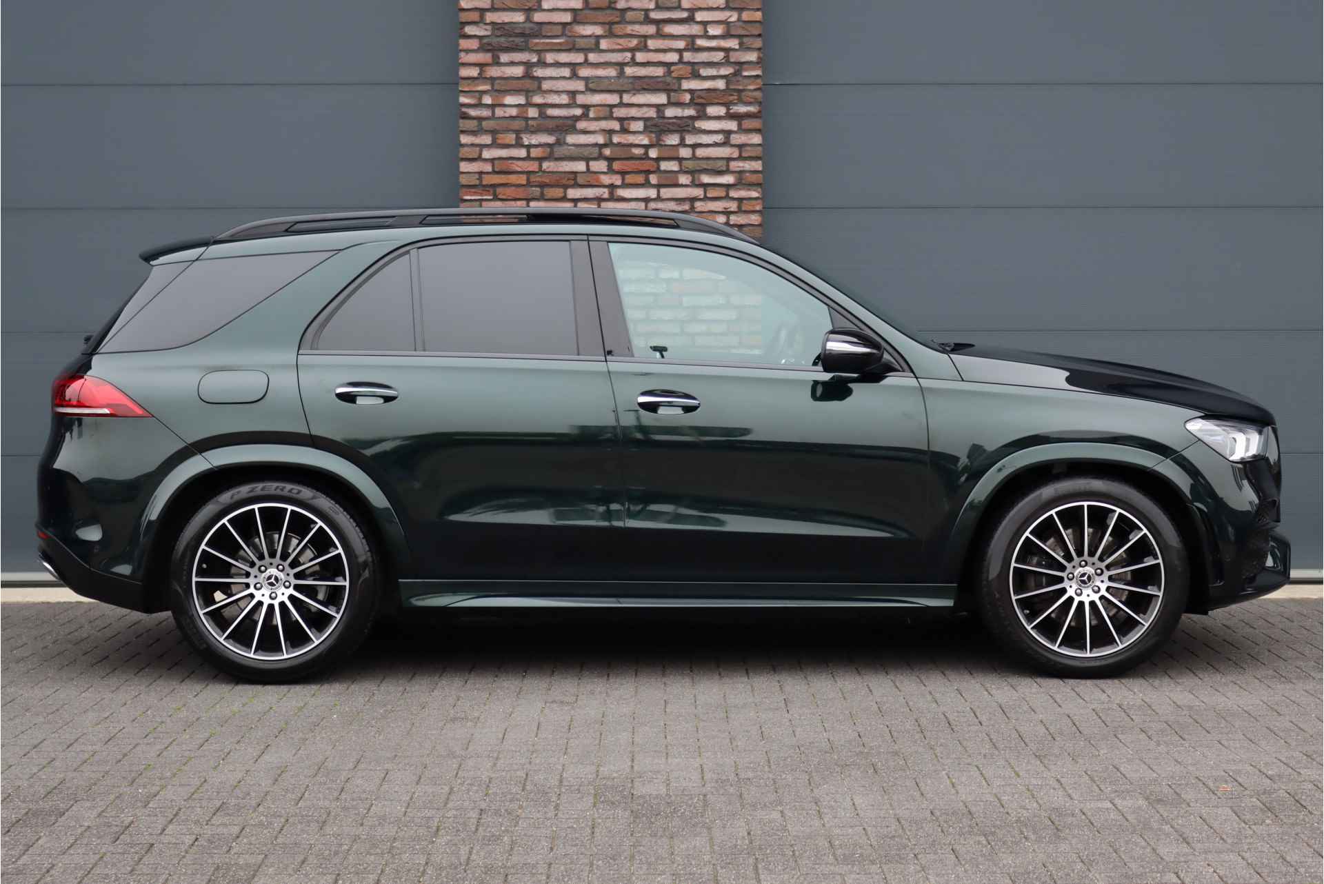 Mercedes-Benz GLE 400 d 4MATIC Premium+ AMG Line Aut9 | Luchtvering | Memory | Burmester | Trekhaak | Distronic+ | Panoramadak | Nappa Leder | Keyless Go | Surround Camera | - 12/46